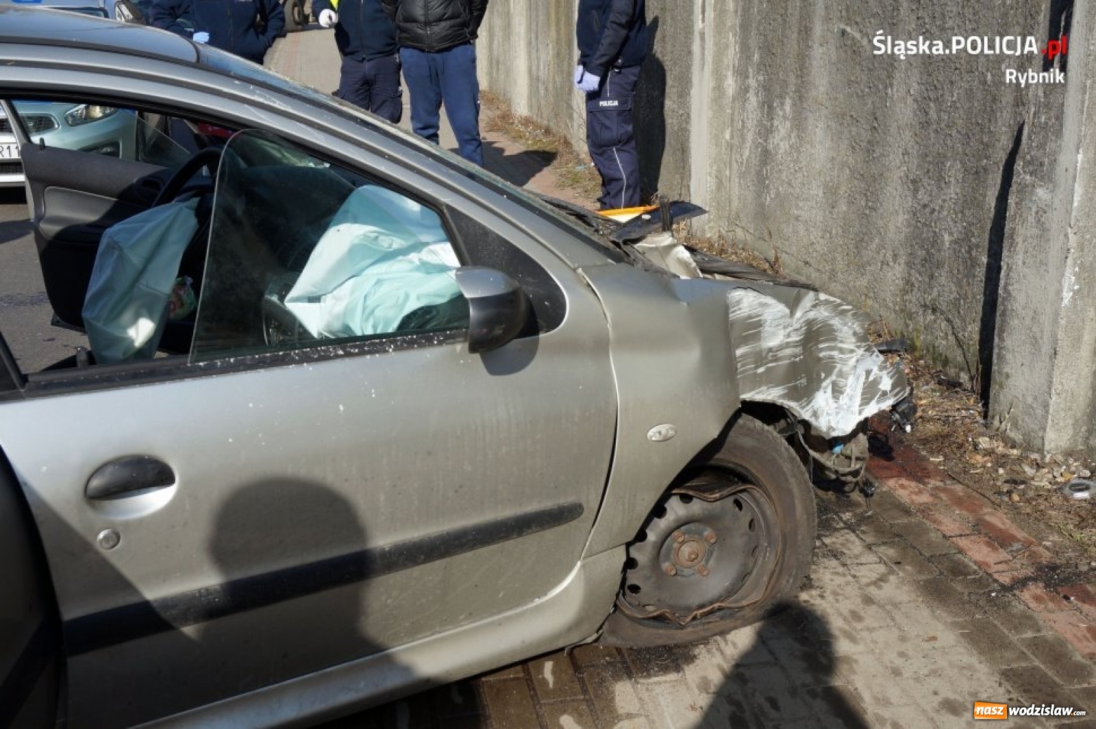Zdjęcie w galerii na portalu naszwodzislaw.com: Policyjny pościg ulicami Rybnika wiadomości z regionu