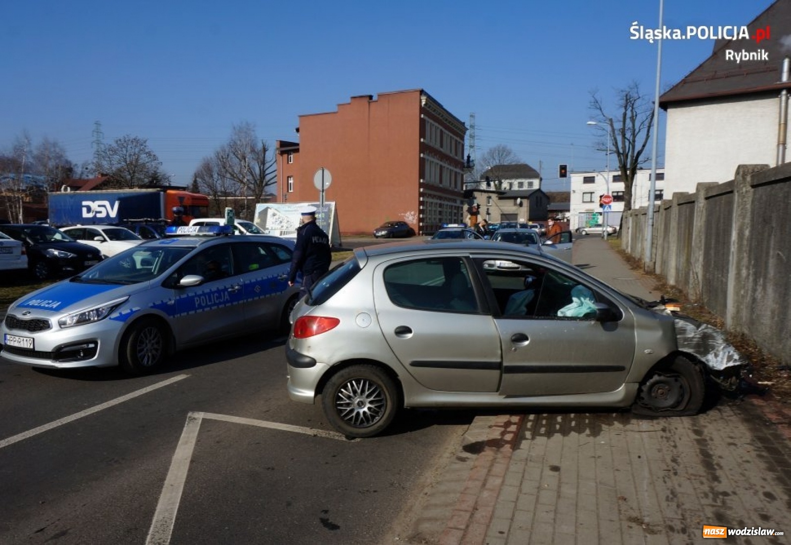 Zdjęcie w galerii na portalu naszwodzislaw.com: Policyjny pościg ulicami Rybnika wiadomości z regionu