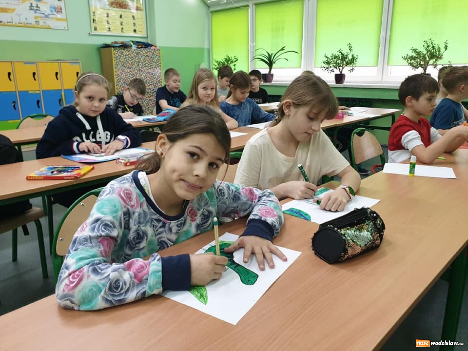 Zdjęcie w galerii na portalu naszwodzislaw.com: Dzień Dinozaura w wodzisławskiej SP28 wiadomości z regionu