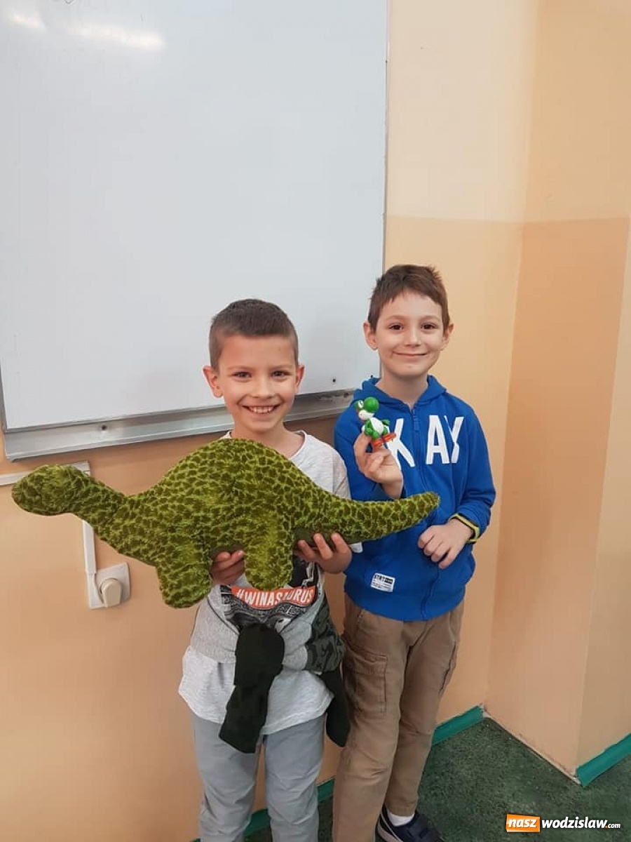 Zdjęcie w galerii na portalu naszwodzislaw.com: Dzień Dinozaura w wodzisławskiej SP28 wiadomości z regionu