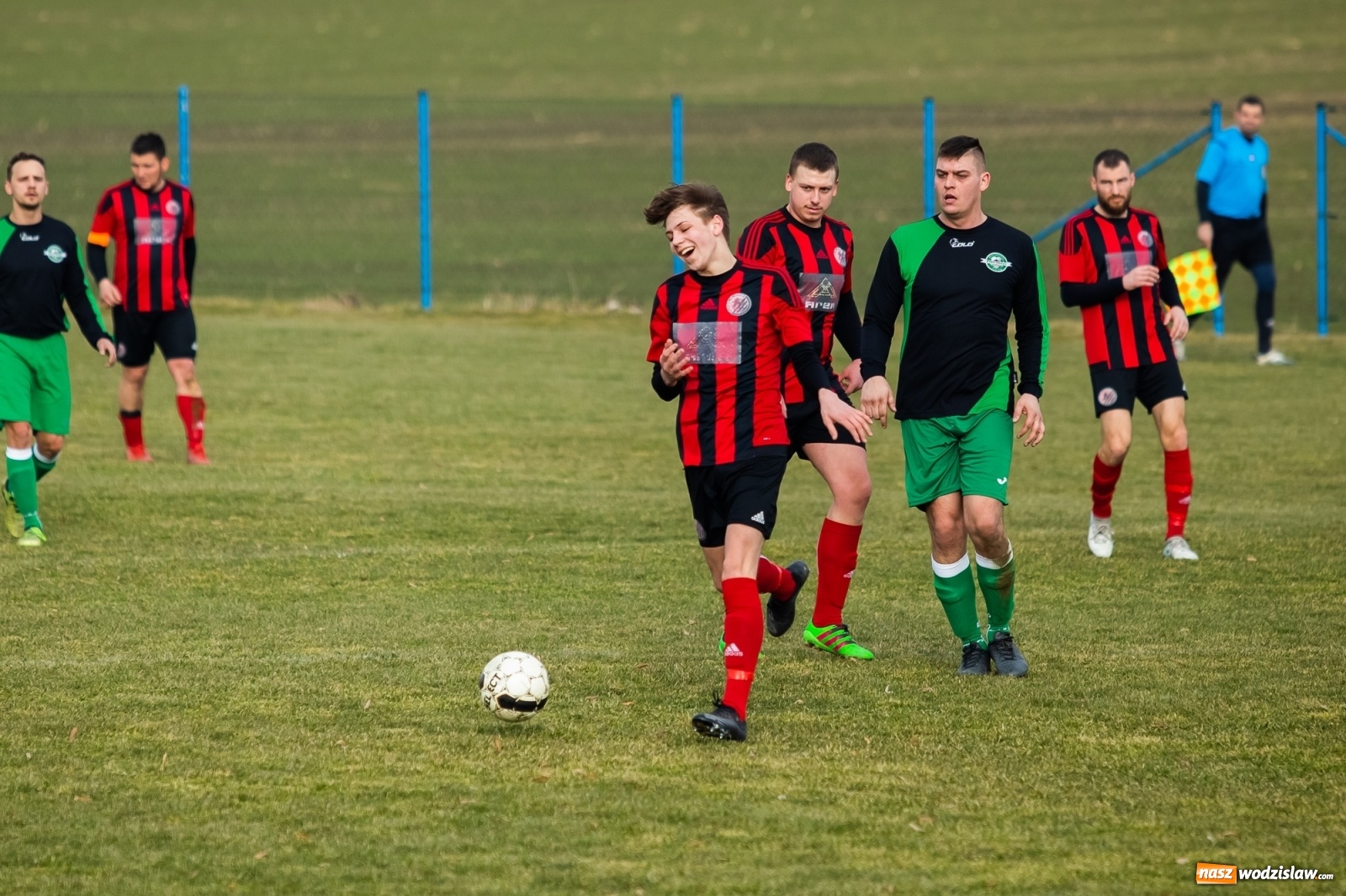 Zdjęcie w galerii na portalu naszwodzislaw.com: Kanonada w Pietraszynie. Rezerwy Czyżowic górą [FOTO] wiadomości z regionu