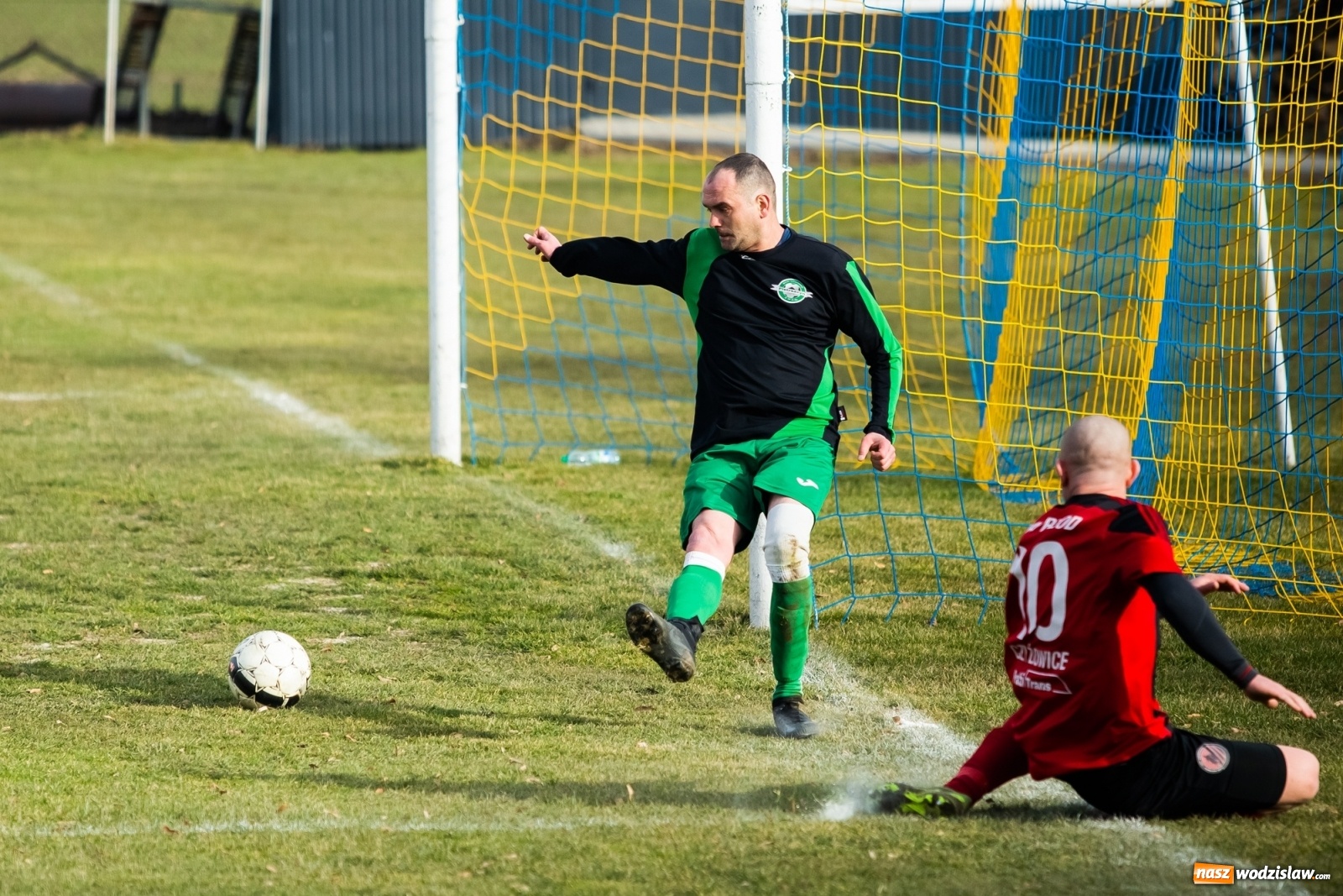 Zdjęcie w galerii na portalu naszwodzislaw.com: Kanonada w Pietraszynie. Rezerwy Czyżowic górą [FOTO] wiadomości z regionu
