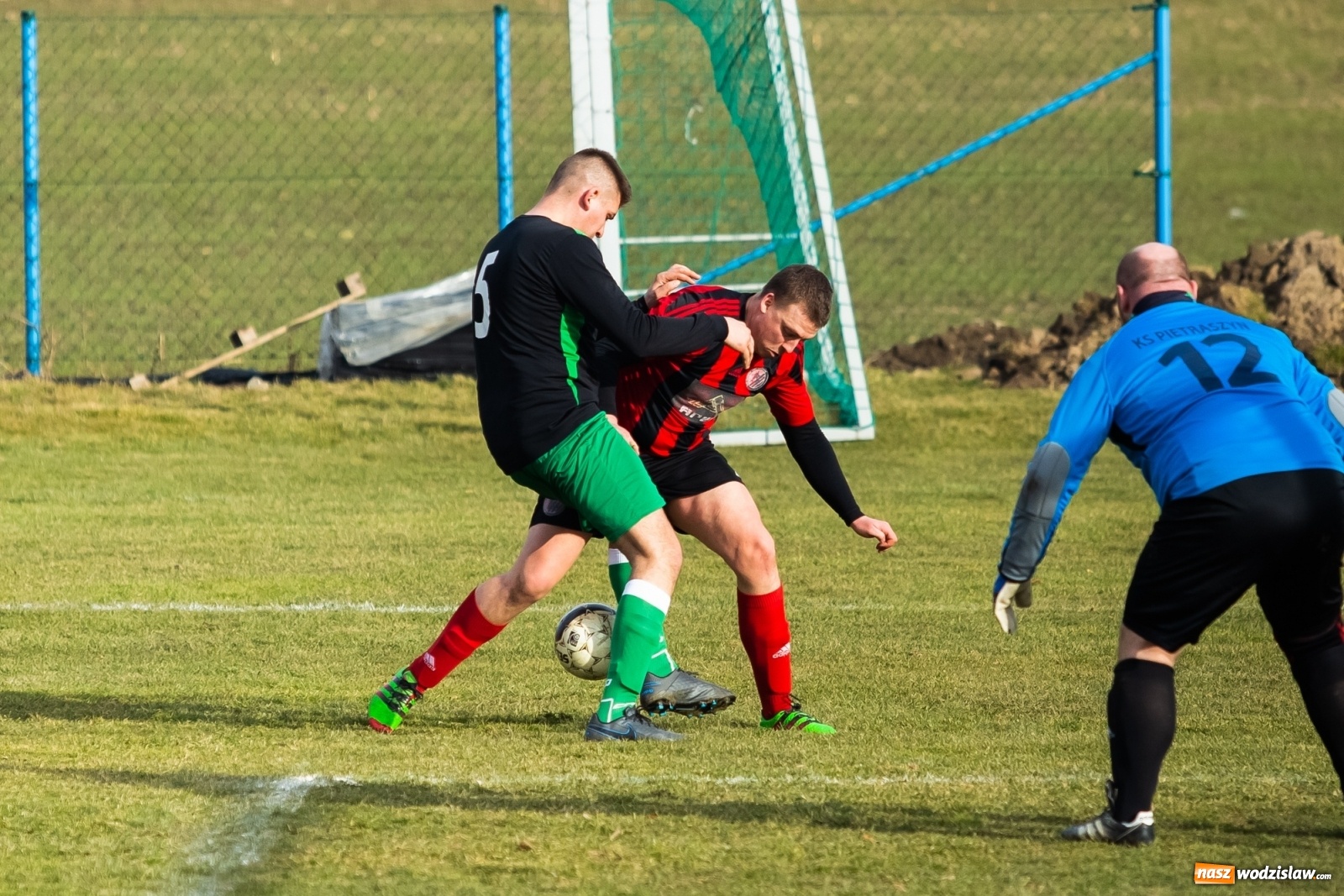 Zdjęcie w galerii na portalu naszwodzislaw.com: Kanonada w Pietraszynie. Rezerwy Czyżowic górą [FOTO] wiadomości z regionu