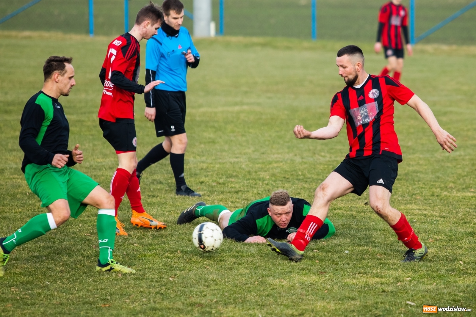 Zdjęcie w galerii na portalu naszwodzislaw.com: Kanonada w Pietraszynie. Rezerwy Czyżowic górą [FOTO] wiadomości z regionu