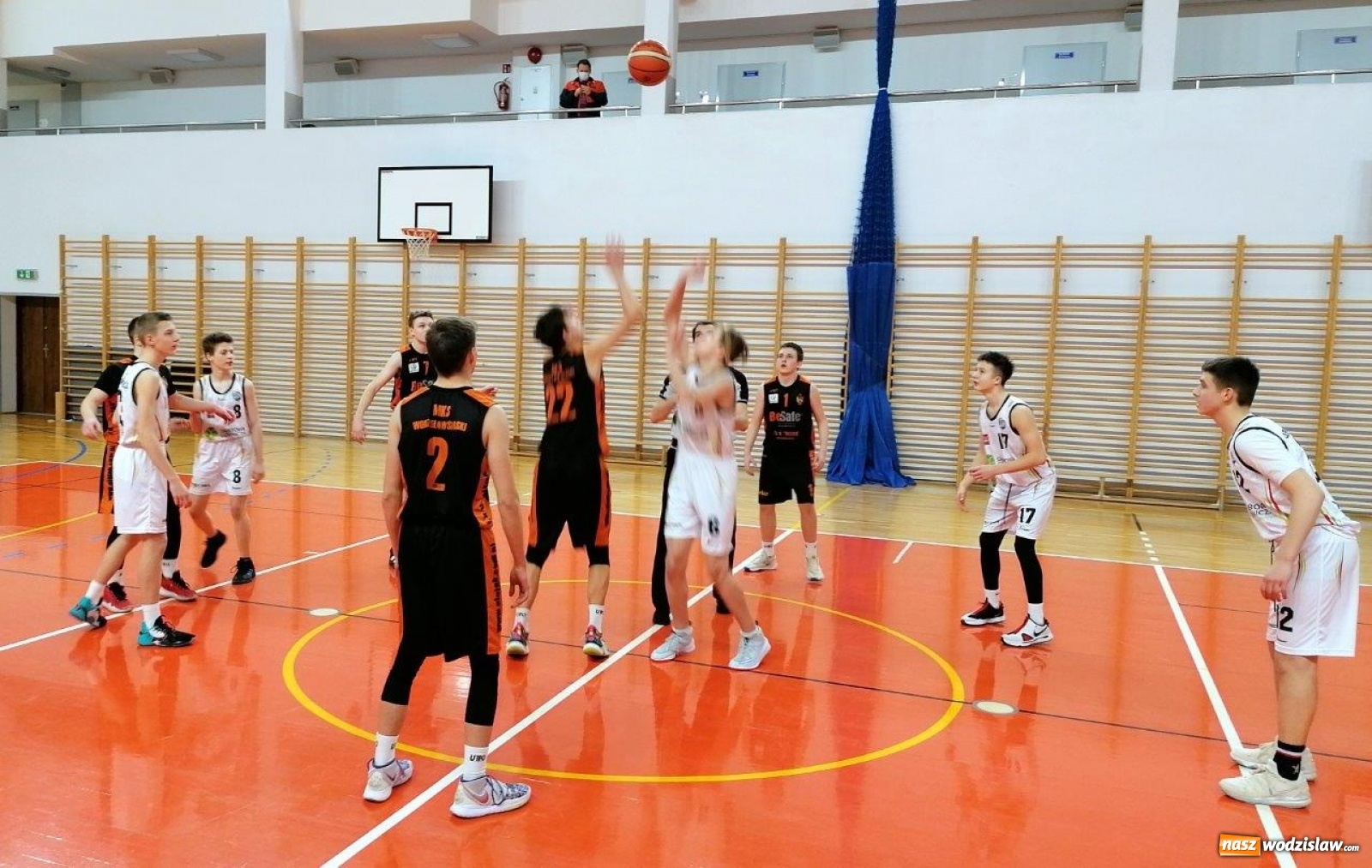 Zdjęcie w galerii na portalu naszwodzislaw.com: Koszykarze MKS Wodzisław górą w Dąbrowie Górniczej wiadomości z regionu
