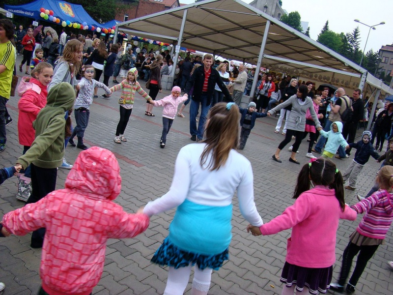 Zdjęcie w galerii na portalu naszwodzislaw.com: Festyn do tańca i do różańca wiadomości z regionu