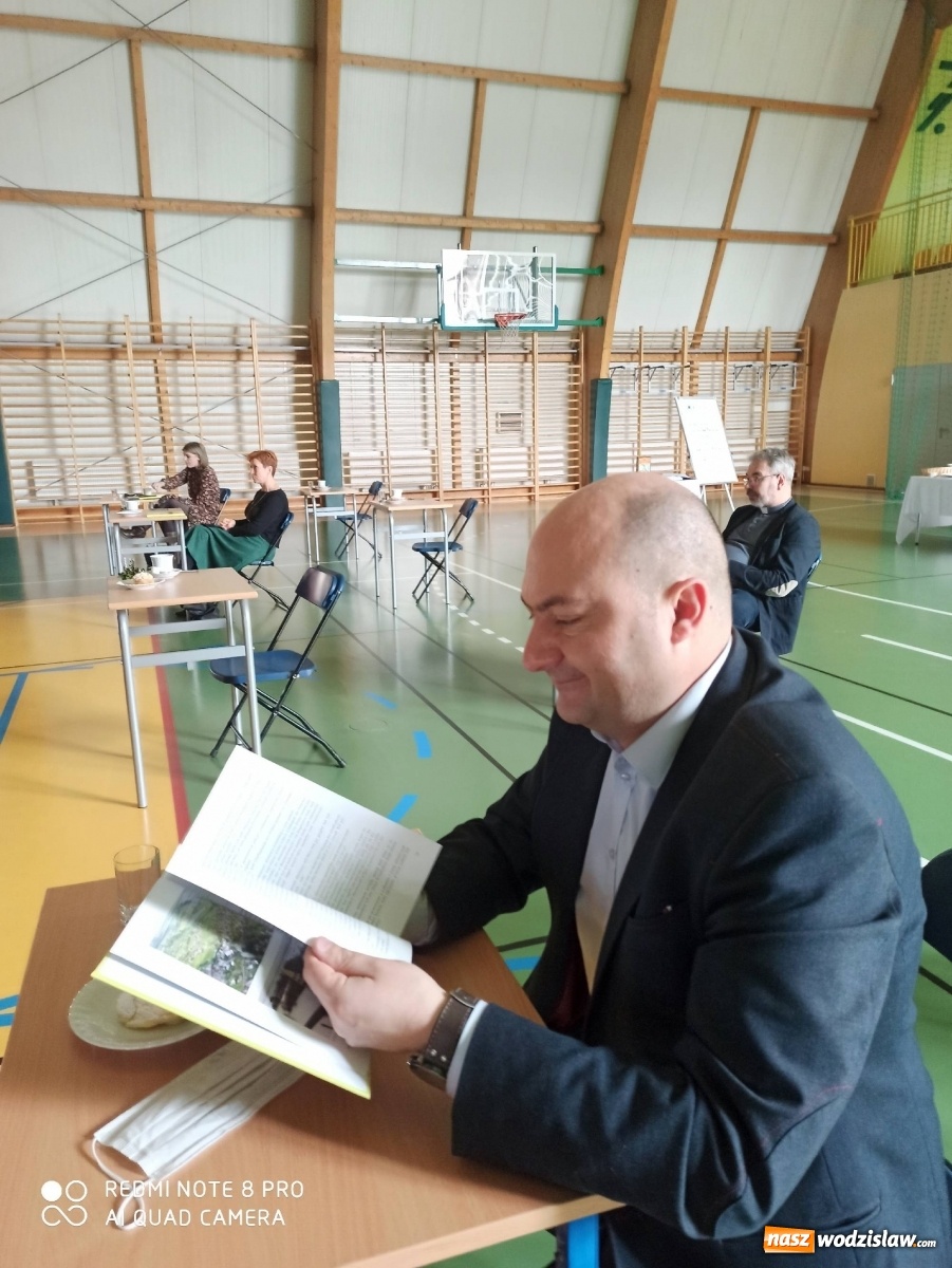 Zdjęcie w galerii na portalu naszwodzislaw.com: Godki i bojki Strzałki - obraz małej ojczyzny na kartach książki wiadomości z regionu