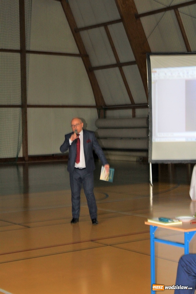 Zdjęcie w galerii na portalu naszwodzislaw.com: Godki i bojki Strzałki - obraz małej ojczyzny na kartach książki wiadomości z regionu