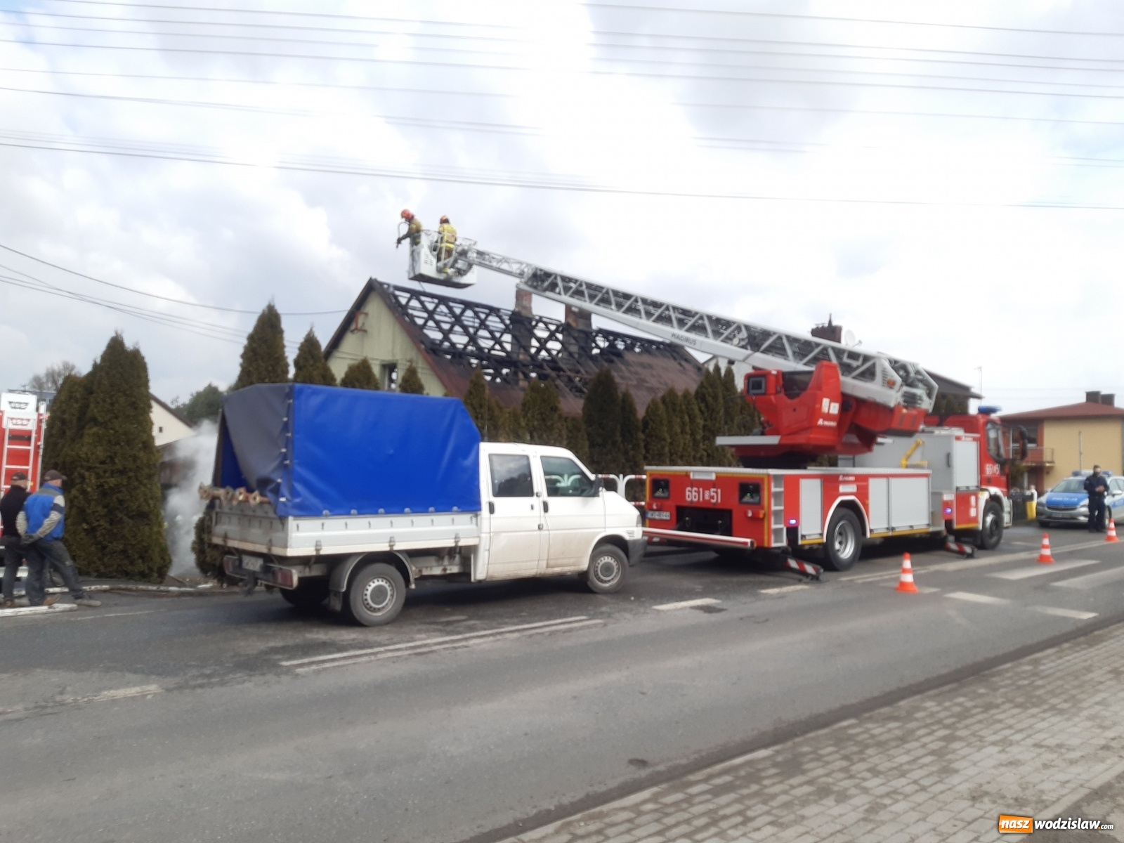 Zdjęcie w galerii na portalu naszwodzislaw.com: W Marklowicach spłonął dom wiadomości z regionu