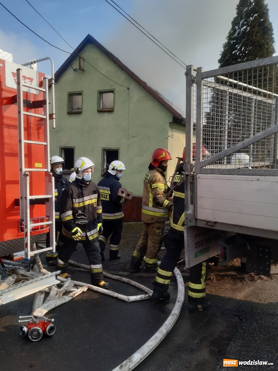 Zdjęcie w galerii na portalu naszwodzislaw.com: W Marklowicach spłonął dom wiadomości z regionu