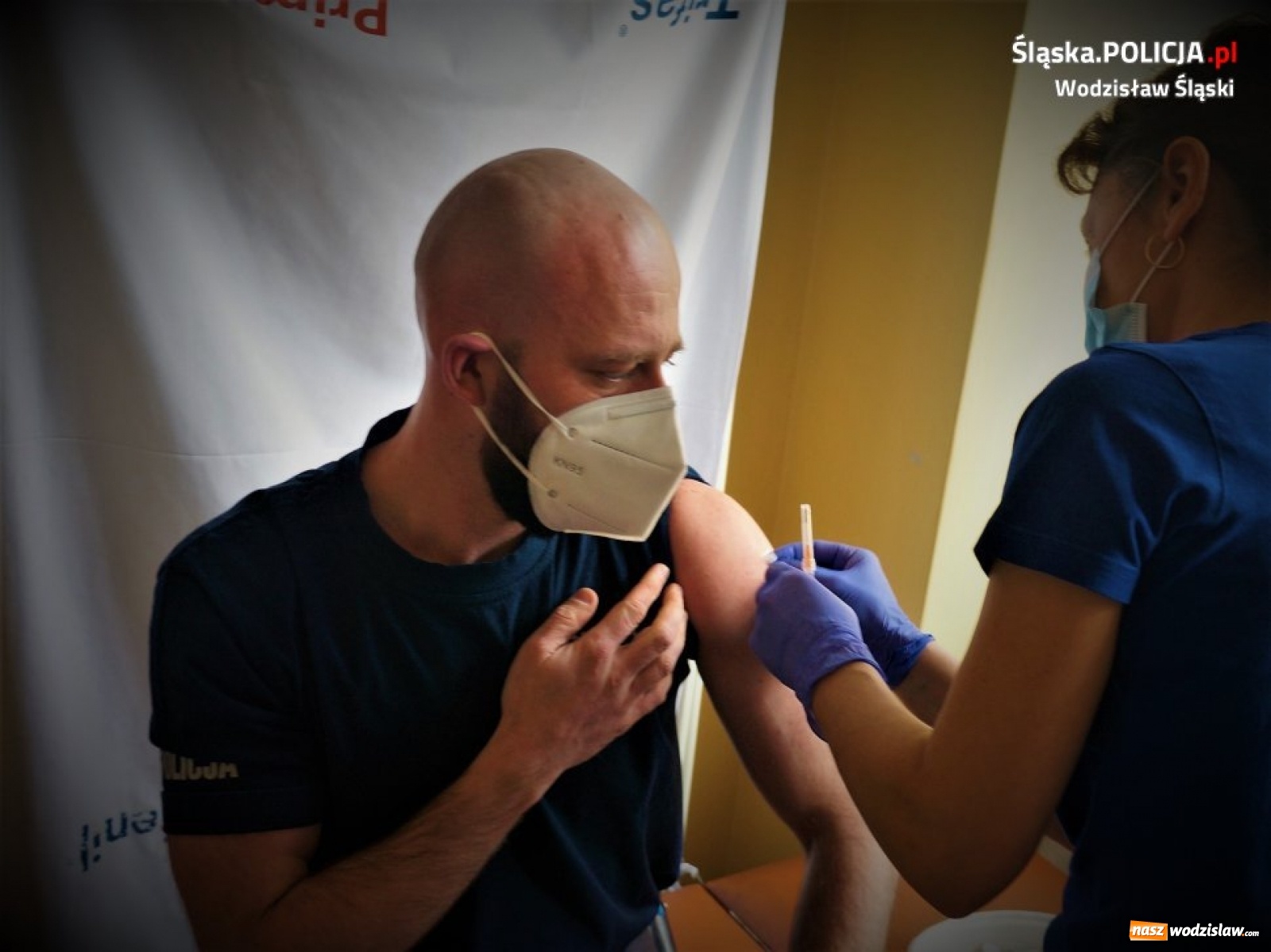 Zdjęcie w galerii na portalu naszwodzislaw.com: Ruszyły szczepienia wodzisławskich policjantów wiadomości z regionu