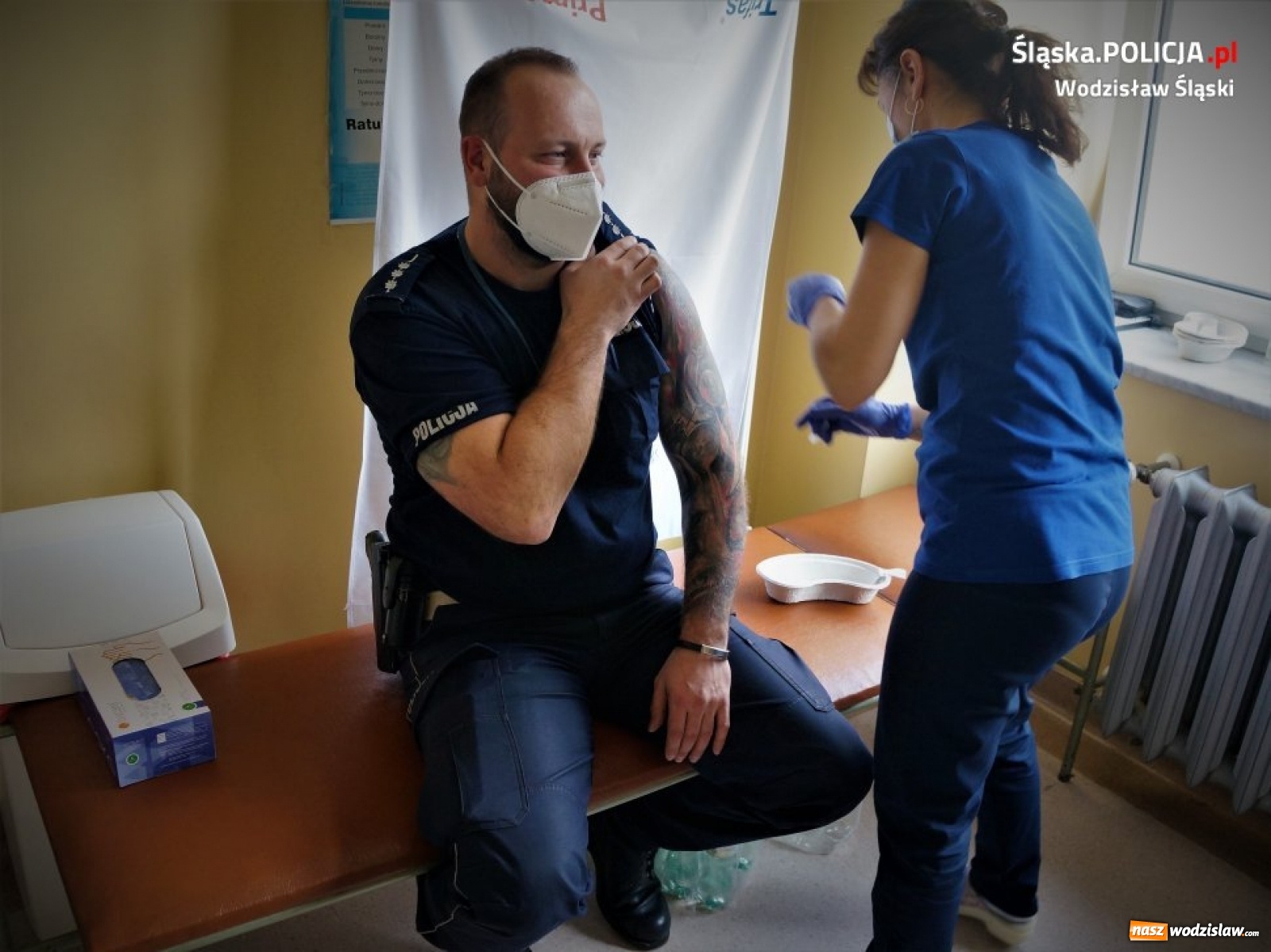 Zdjęcie w galerii na portalu naszwodzislaw.com: Ruszyły szczepienia wodzisławskich policjantów wiadomości z regionu