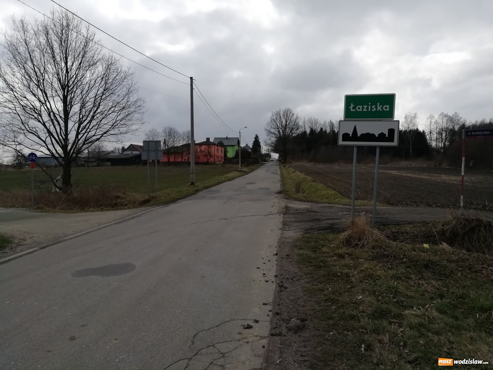 Zdjęcie w galerii na portalu naszwodzislaw.com: Wyremontują kolejny odcinek ul. Dworcowej w Łaziskach [FOTO] wiadomości z regionu