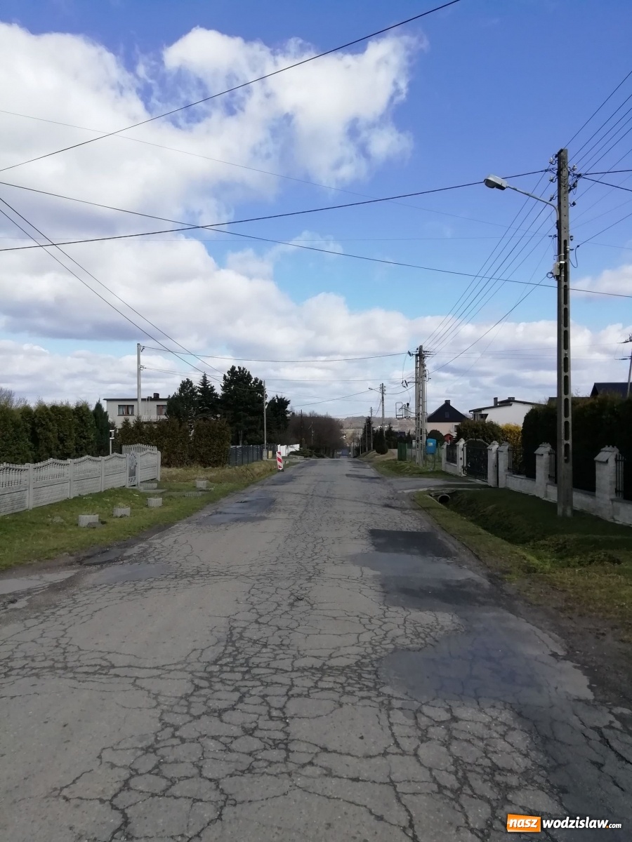 Zdjęcie w galerii na portalu naszwodzislaw.com: Wyremontują kolejny odcinek ul. Dworcowej w Łaziskach [FOTO] wiadomości z regionu