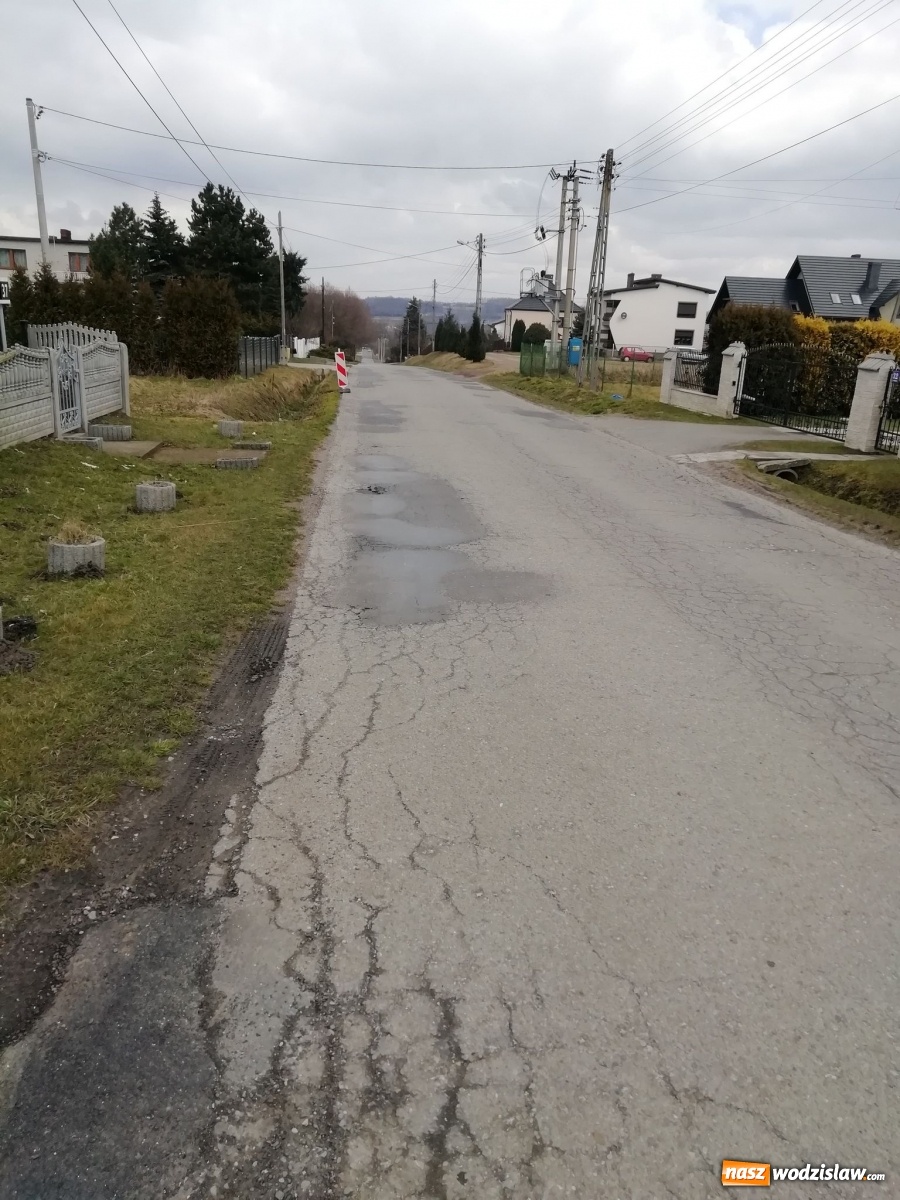 Zdjęcie w galerii na portalu naszwodzislaw.com: Wyremontują kolejny odcinek ul. Dworcowej w Łaziskach [FOTO] wiadomości z regionu