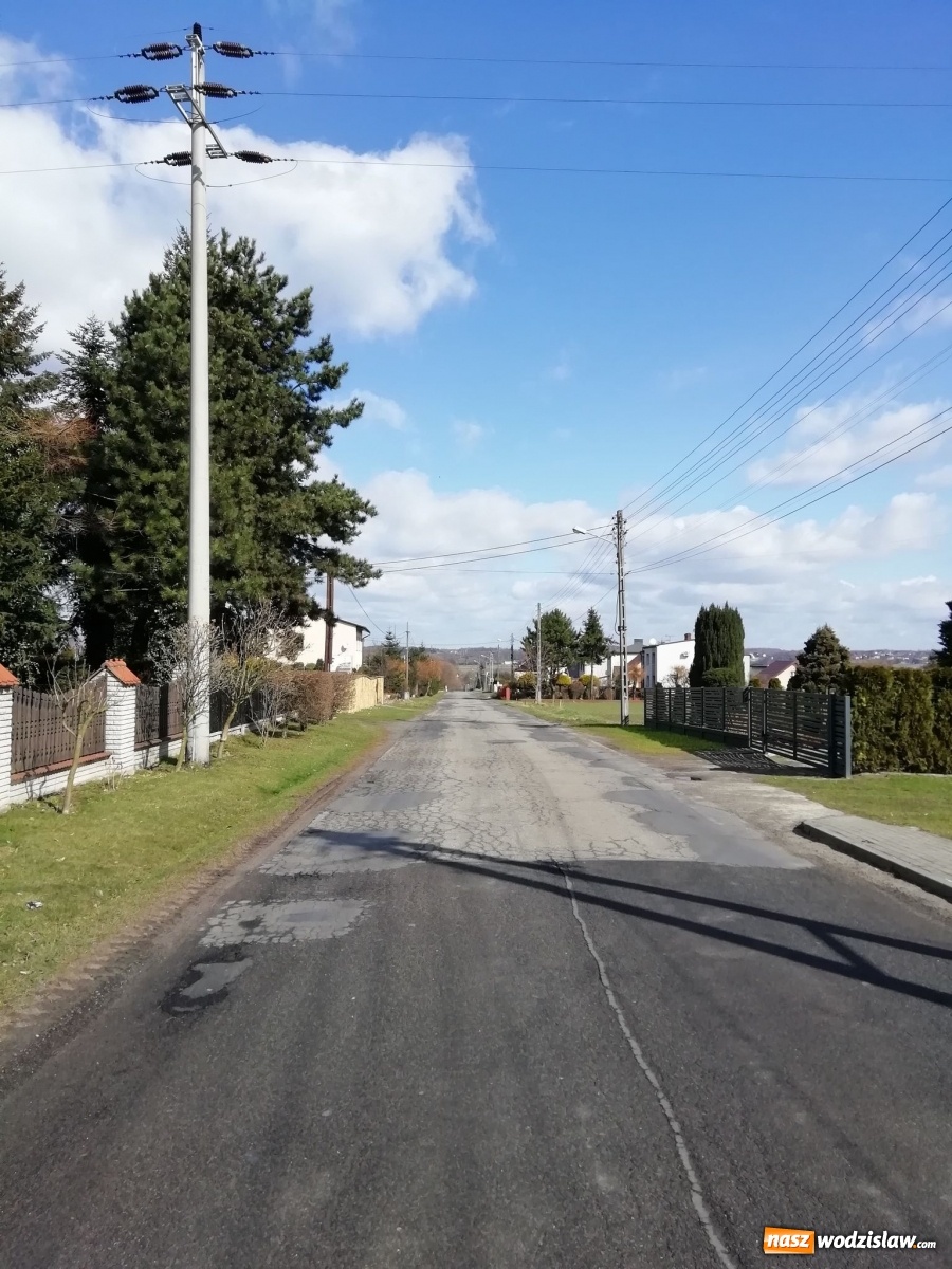 Zdjęcie w galerii na portalu naszwodzislaw.com: Wyremontują kolejny odcinek ul. Dworcowej w Łaziskach [FOTO] wiadomości z regionu