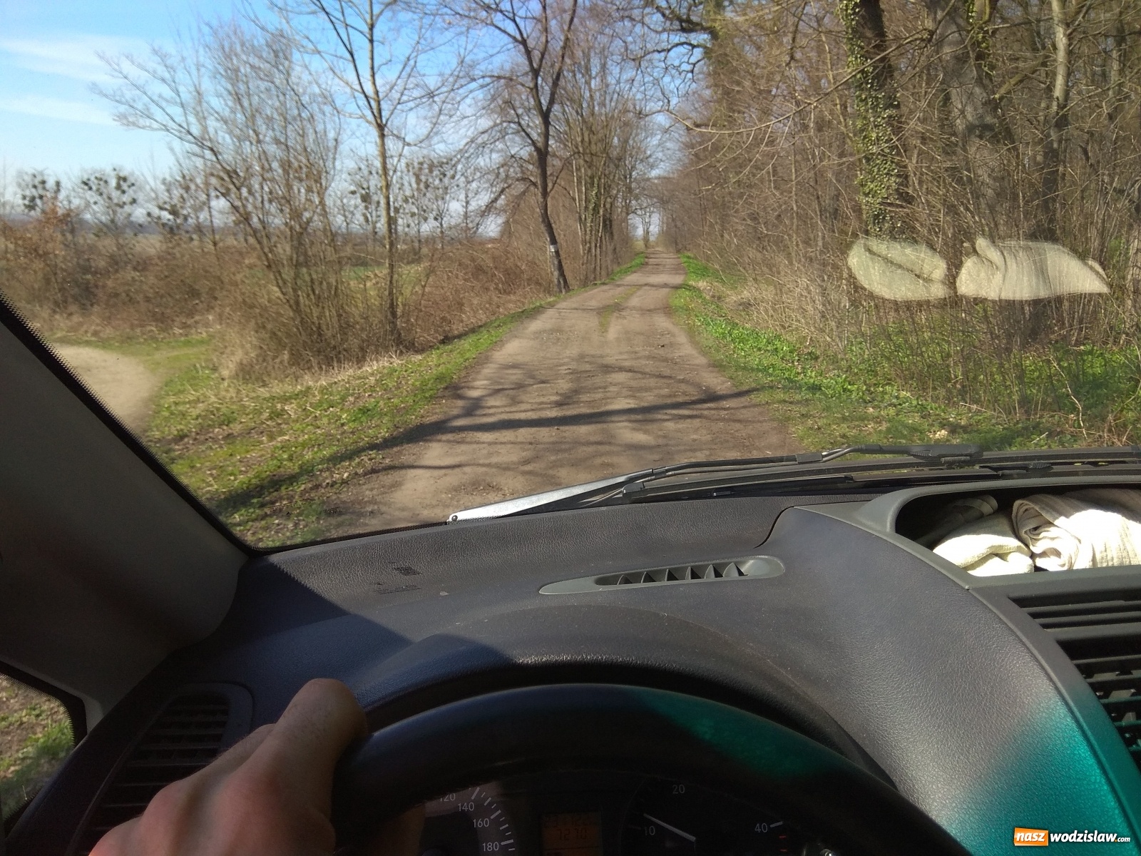 Zdjęcie w galerii na portalu naszwodzislaw.com: Uchylsko-Gorzyczki. Czy to najgorsza droga powiatowa w województwie śląskim? wiadomości z regionu