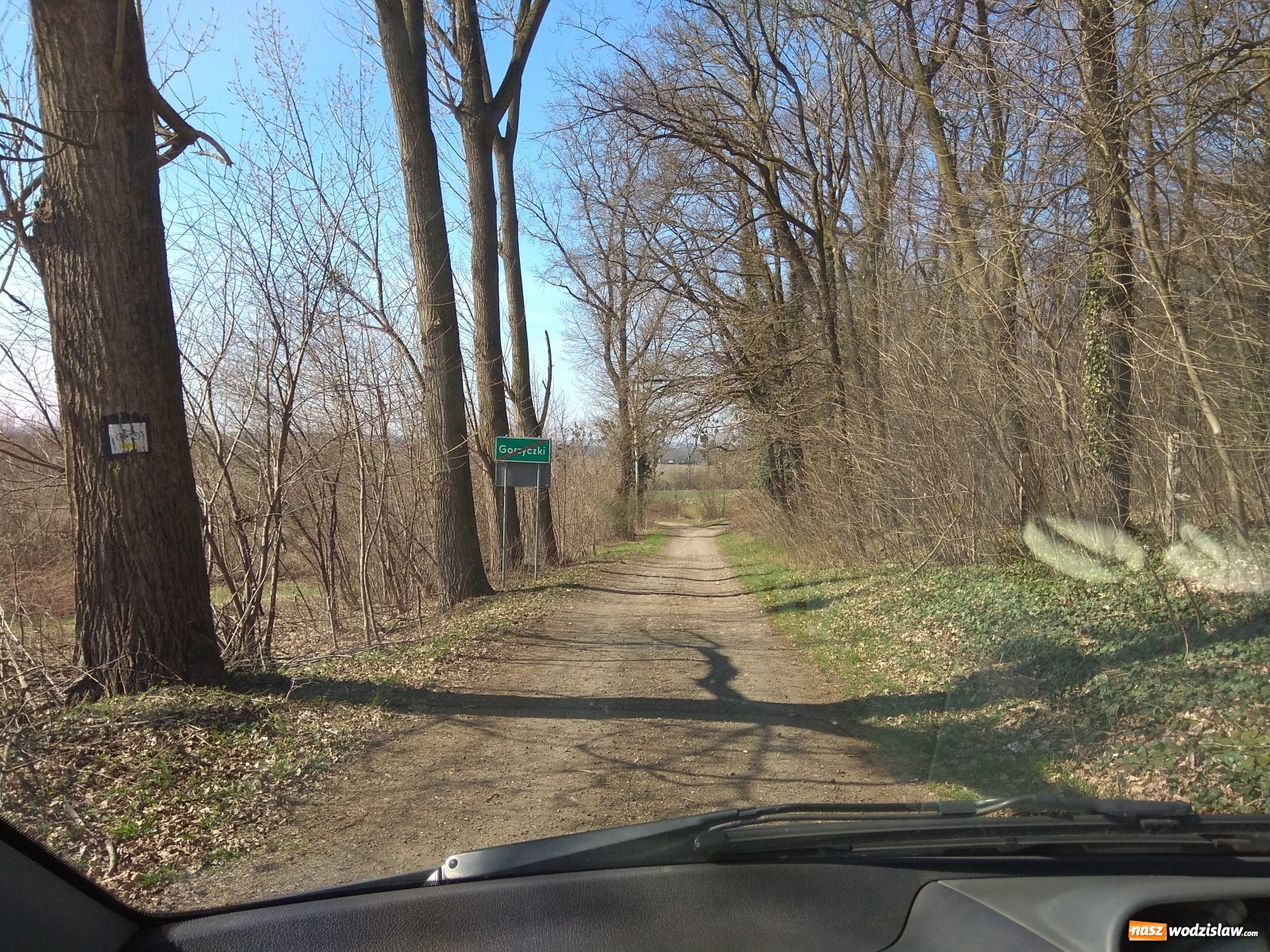 Zdjęcie w galerii na portalu naszwodzislaw.com: Uchylsko-Gorzyczki. Czy to najgorsza droga powiatowa w województwie śląskim? wiadomości z regionu