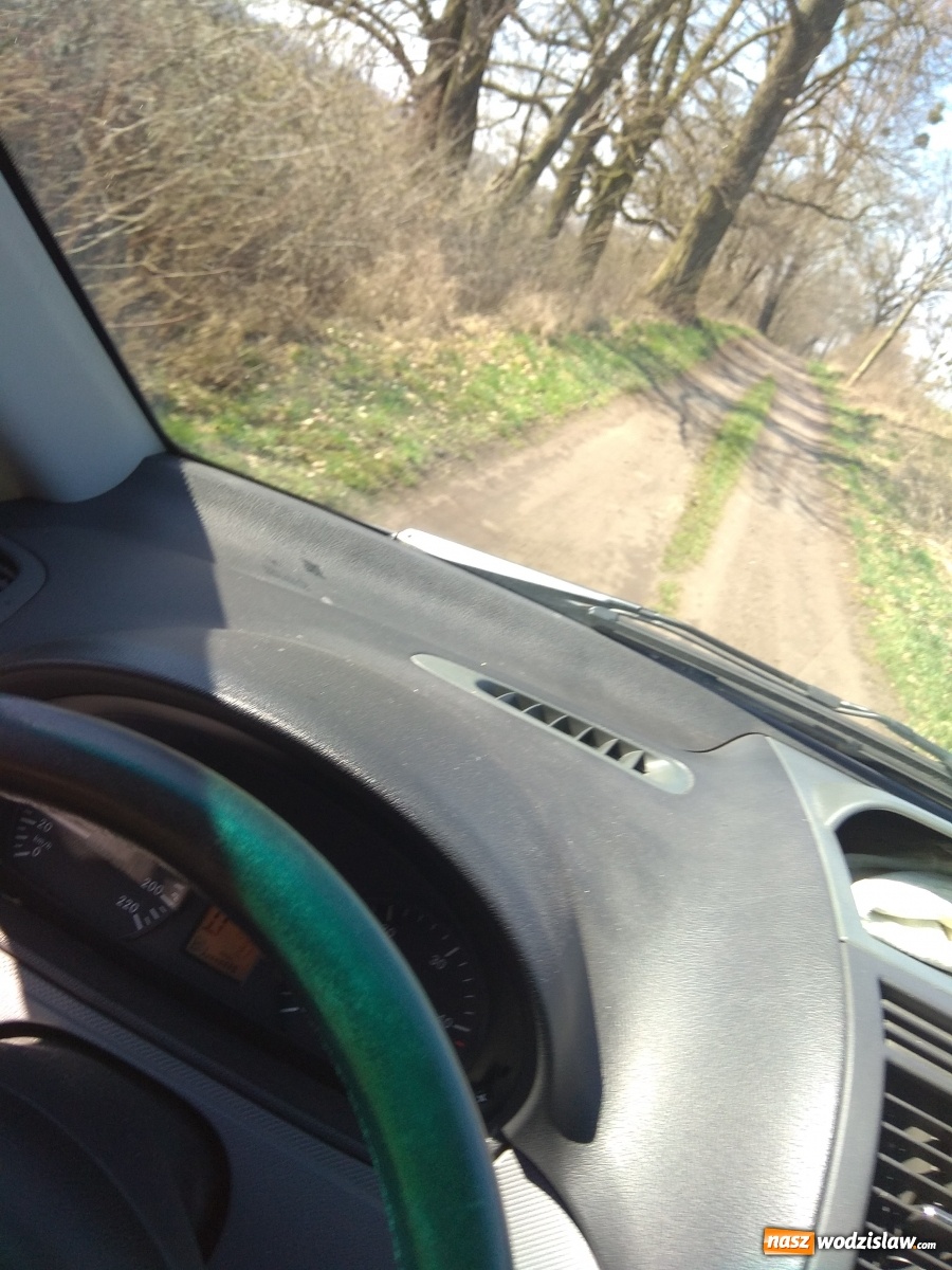 Zdjęcie w galerii na portalu naszwodzislaw.com: Uchylsko-Gorzyczki. Czy to najgorsza droga powiatowa w województwie śląskim? wiadomości z regionu