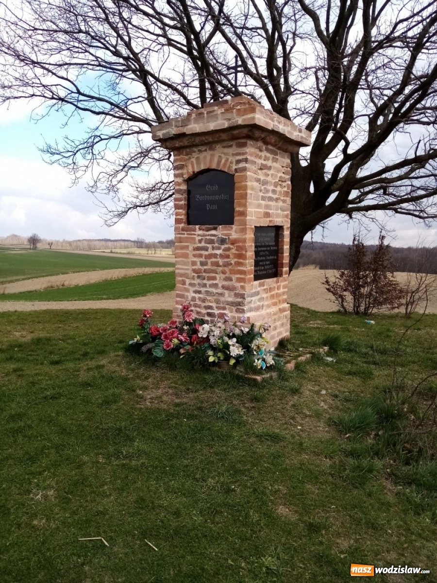 Zdjęcie w galerii na portalu naszwodzislaw.com: U Bordynowskiej Pani i Stanisława Kostki. Wiosenny spacer po Lubomi [FOTO] wiadomości z regionu