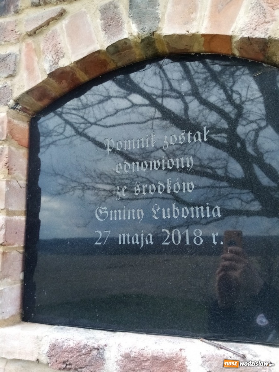 Zdjęcie w galerii na portalu naszwodzislaw.com: U Bordynowskiej Pani i Stanisława Kostki. Wiosenny spacer po Lubomi [FOTO] wiadomości z regionu