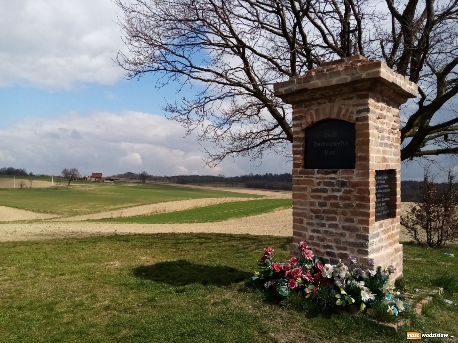 Zdjęcie w galerii na portalu naszwodzislaw.com: U Bordynowskiej Pani i Stanisława Kostki. Wiosenny spacer po Lubomi [FOTO] wiadomości z regionu