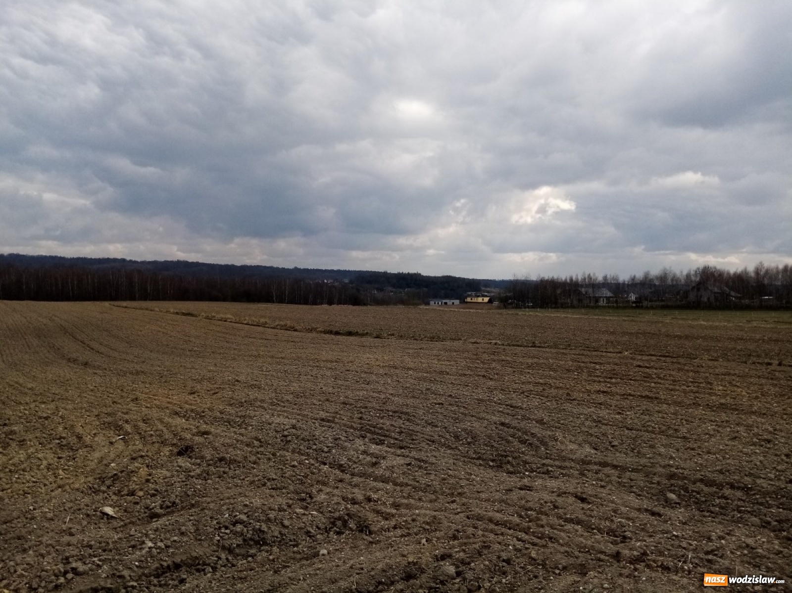 Zdjęcie w galerii na portalu naszwodzislaw.com: U Bordynowskiej Pani i Stanisława Kostki. Wiosenny spacer po Lubomi [FOTO] wiadomości z regionu