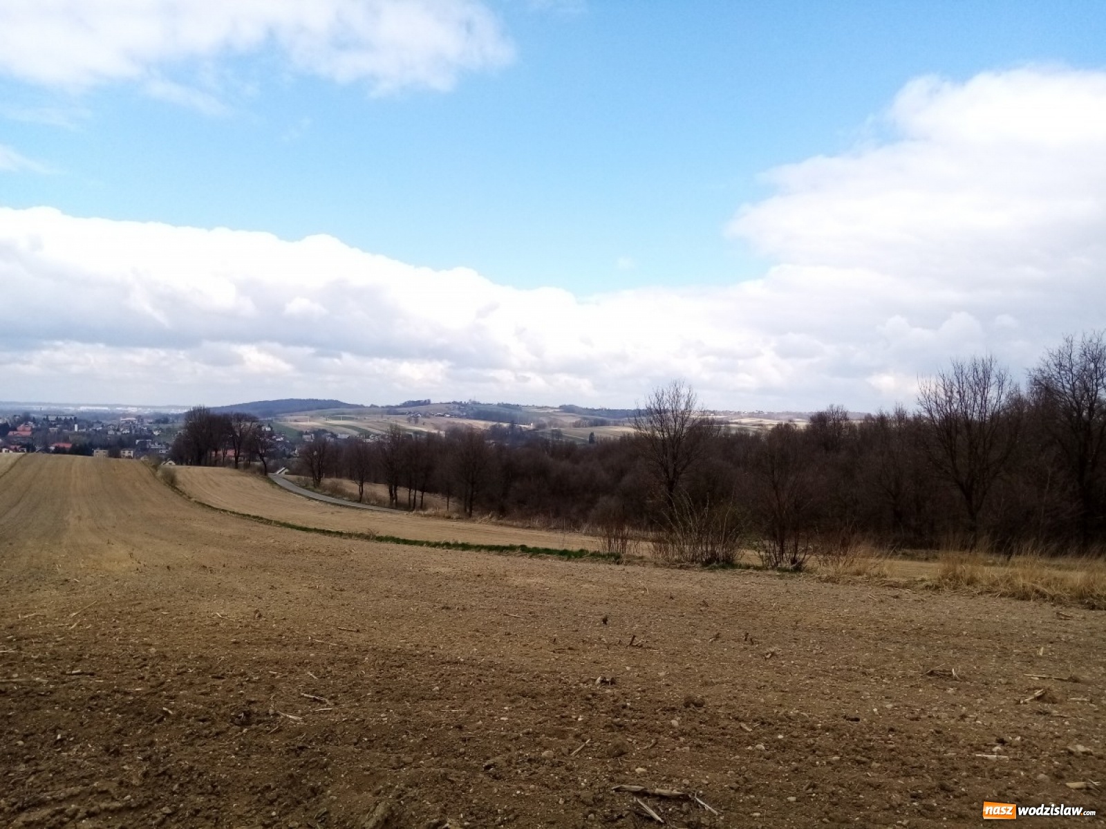 Zdjęcie w galerii na portalu naszwodzislaw.com: U Bordynowskiej Pani i Stanisława Kostki. Wiosenny spacer po Lubomi [FOTO] wiadomości z regionu