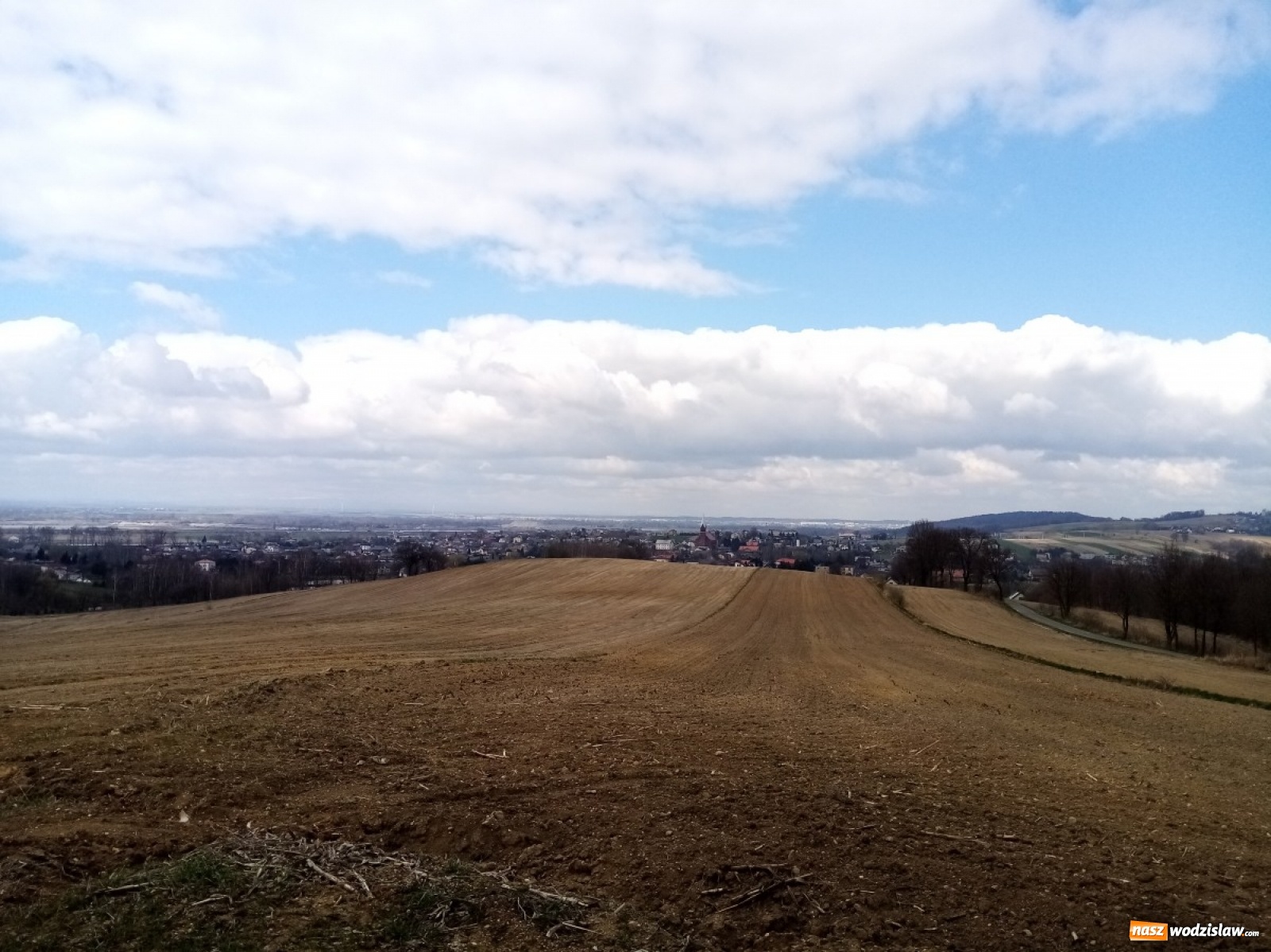 Zdjęcie w galerii na portalu naszwodzislaw.com: U Bordynowskiej Pani i Stanisława Kostki. Wiosenny spacer po Lubomi [FOTO] wiadomości z regionu