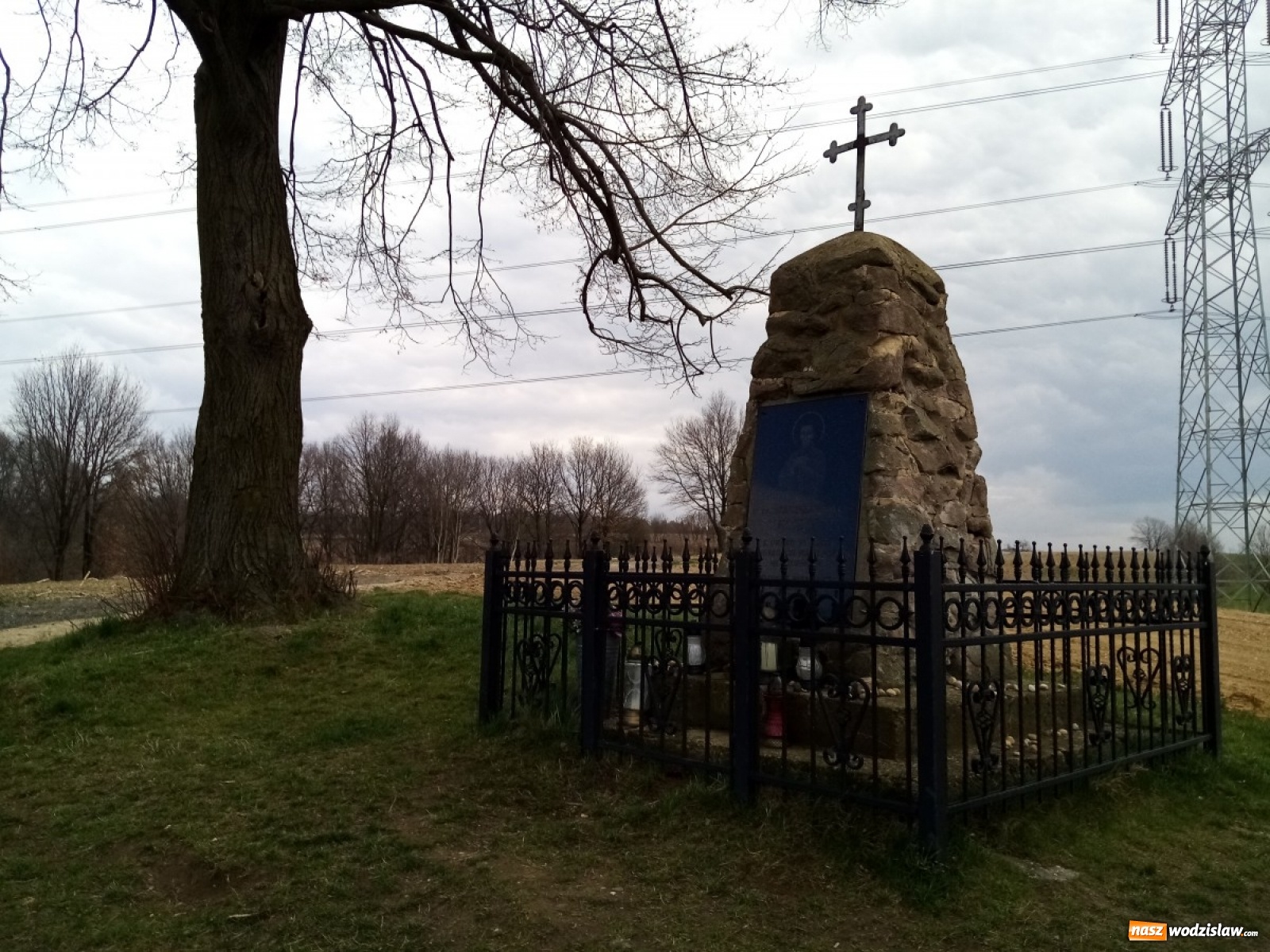 Zdjęcie w galerii na portalu naszwodzislaw.com: U Bordynowskiej Pani i Stanisława Kostki. Wiosenny spacer po Lubomi [FOTO] wiadomości z regionu