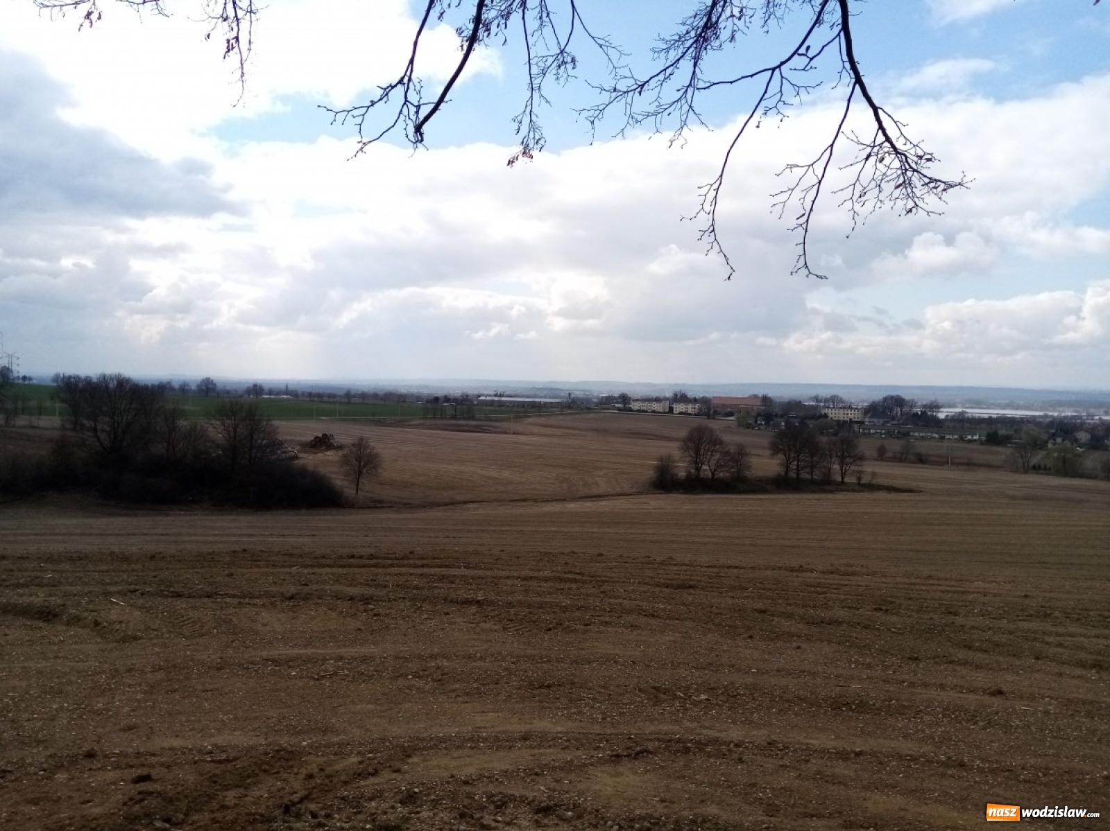 Zdjęcie w galerii na portalu naszwodzislaw.com: U Bordynowskiej Pani i Stanisława Kostki. Wiosenny spacer po Lubomi [FOTO] wiadomości z regionu