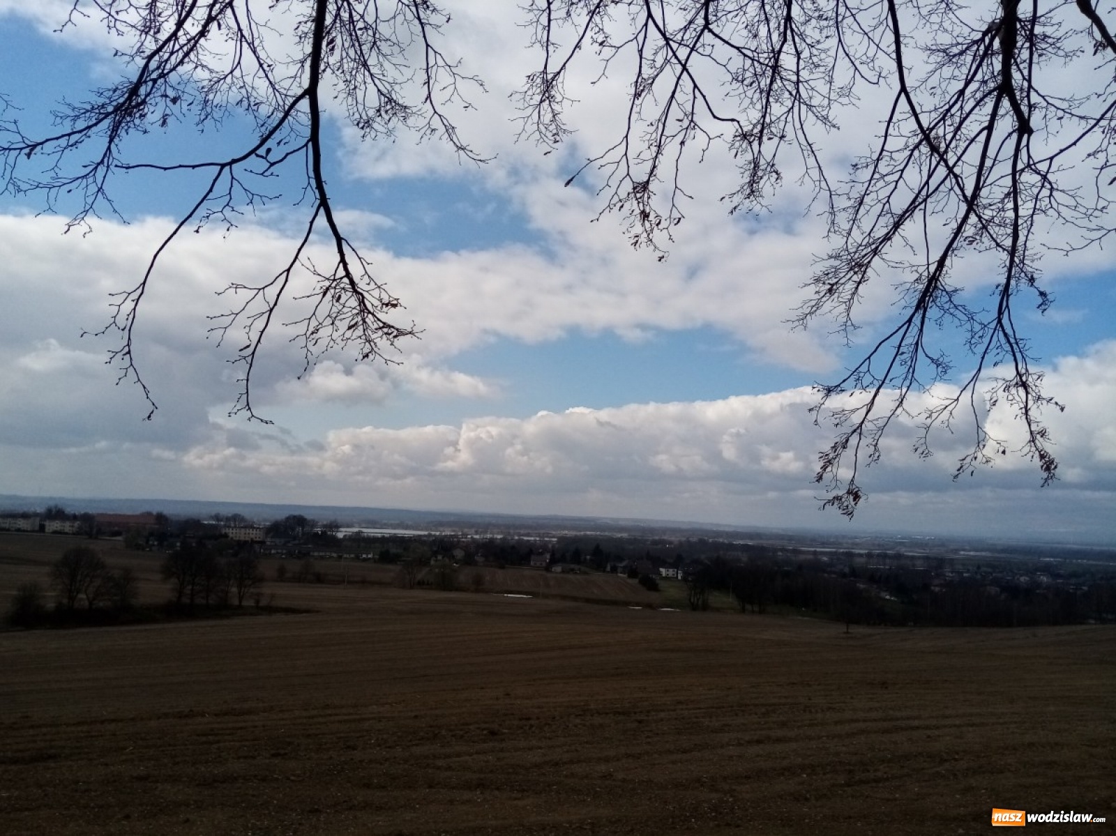 Zdjęcie w galerii na portalu naszwodzislaw.com: U Bordynowskiej Pani i Stanisława Kostki. Wiosenny spacer po Lubomi [FOTO] wiadomości z regionu