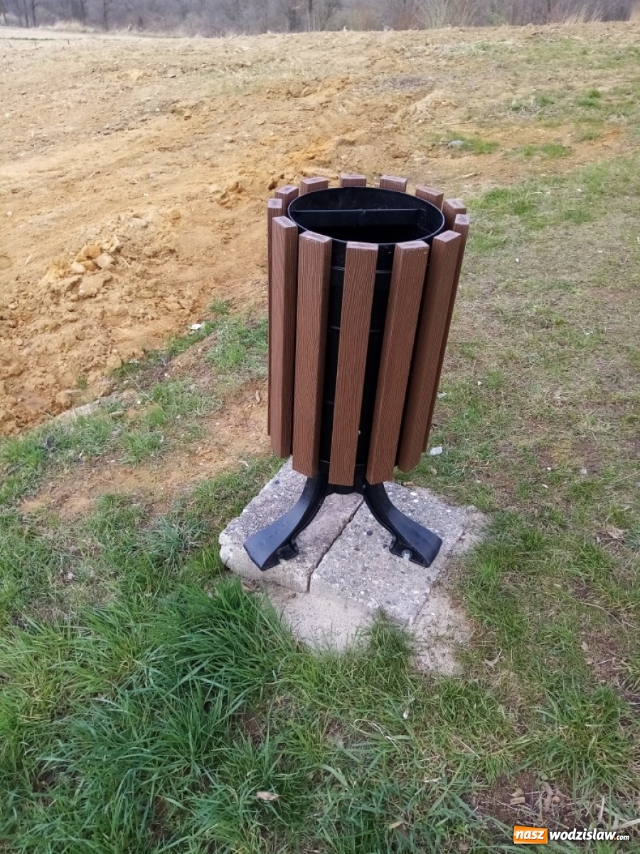 Zdjęcie w galerii na portalu naszwodzislaw.com: U Bordynowskiej Pani i Stanisława Kostki. Wiosenny spacer po Lubomi [FOTO] wiadomości z regionu