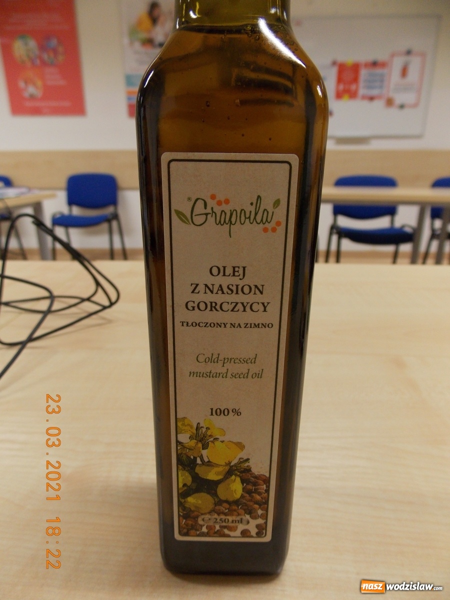 Zdjęcie w galerii na portalu naszwodzislaw.com: Ten olej jest zanieczyszczony. GIS ostrzega wiadomości z regionu