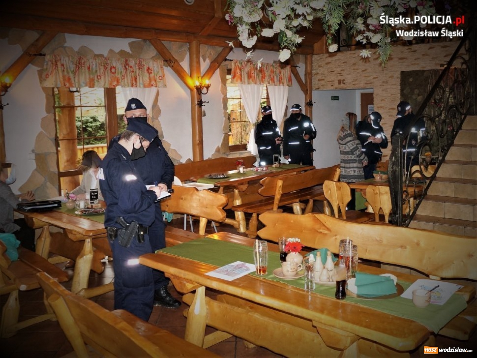 Zdjęcie w galerii na portalu naszwodzislaw.com: Organizowali przyjęcie mimo panujących zakazów. Interweniowała policja wiadomości z regionu