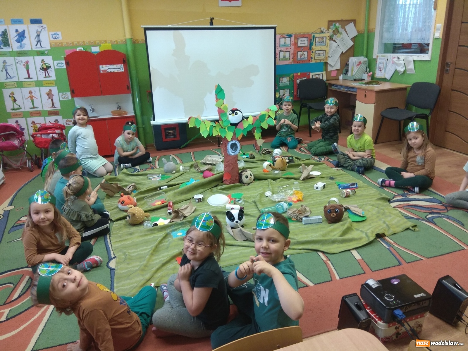 Zdjęcie w galerii na portalu naszwodzislaw.com: Dzień Ziemi w wodzisławskiej Osiemnastce wiadomości z regionu