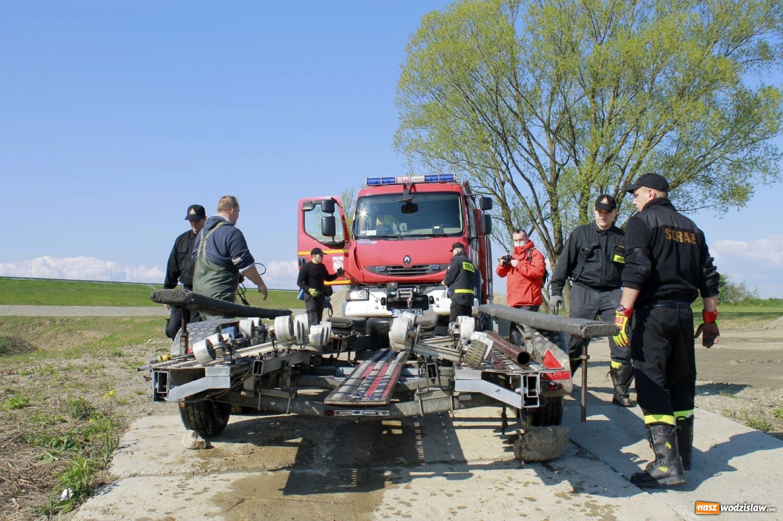 Zdjęcie w galerii na portalu naszwodzislaw.com: ECO AWF wyruszył w rejs badawczy. Promuję markę Kraina Górnej Odry wiadomości z regionu