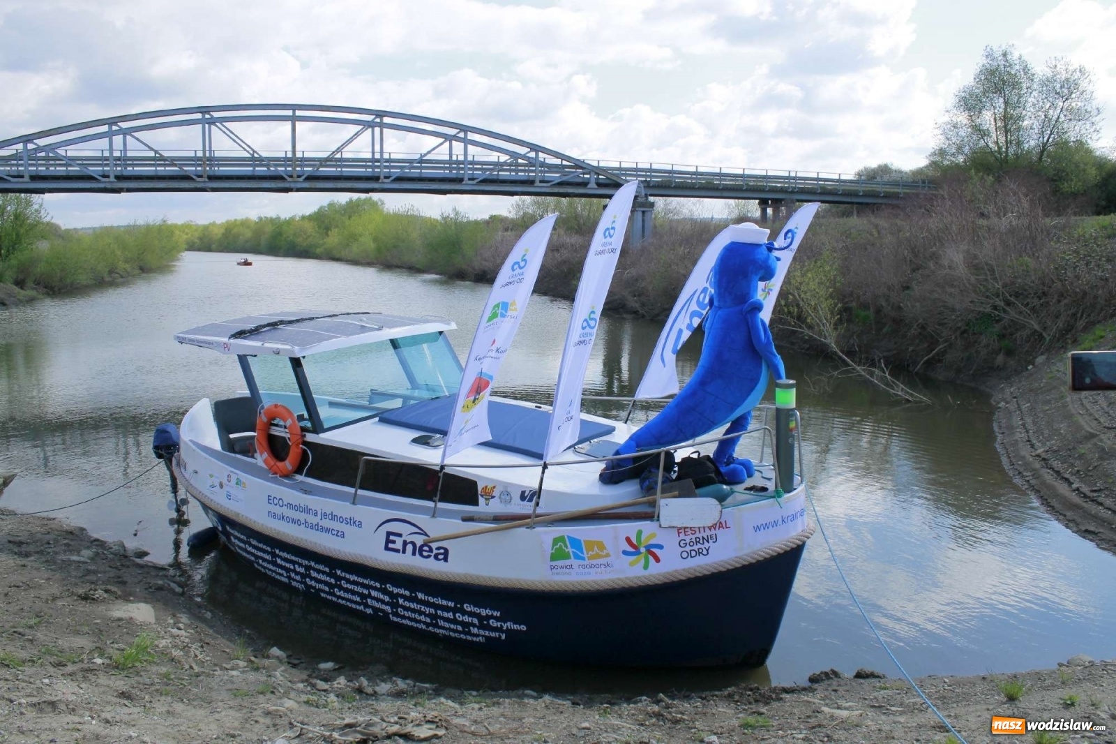 Zdjęcie w galerii na portalu naszwodzislaw.com: ECO AWF wyruszył w rejs badawczy. Promuję markę Kraina Górnej Odry wiadomości z regionu