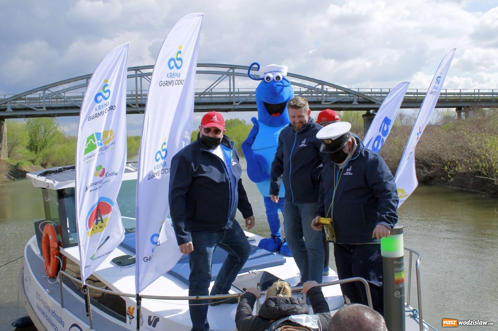 Zdjęcie w galerii na portalu naszwodzislaw.com: ECO AWF wyruszył w rejs badawczy. Promuję markę Kraina Górnej Odry wiadomości z regionu