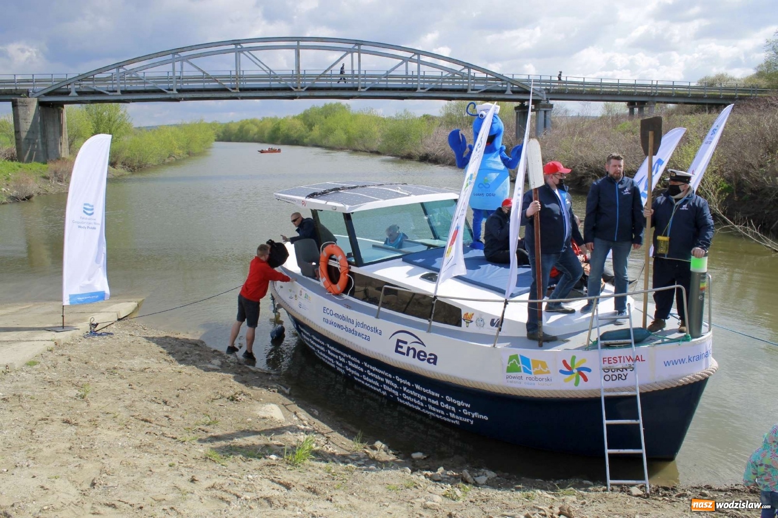 Zdjęcie w galerii na portalu naszwodzislaw.com: ECO AWF wyruszył w rejs badawczy. Promuję markę Kraina Górnej Odry wiadomości z regionu