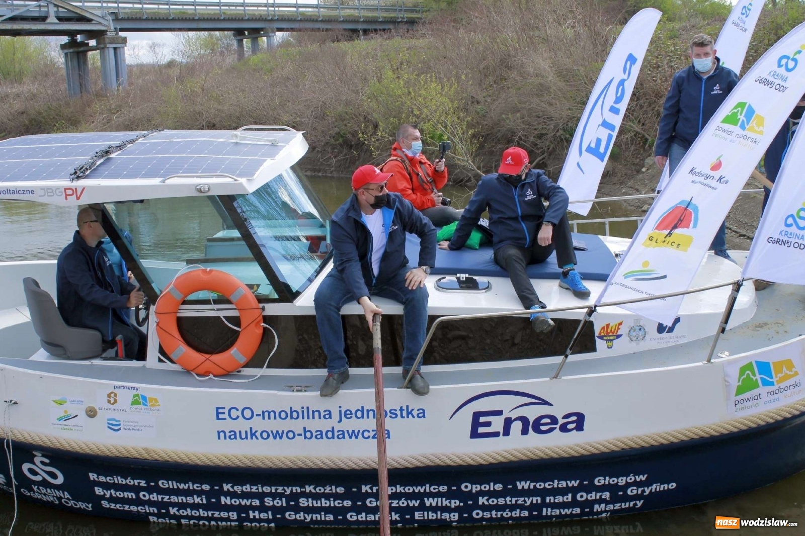 Zdjęcie w galerii na portalu naszwodzislaw.com: ECO AWF wyruszył w rejs badawczy. Promuję markę Kraina Górnej Odry wiadomości z regionu