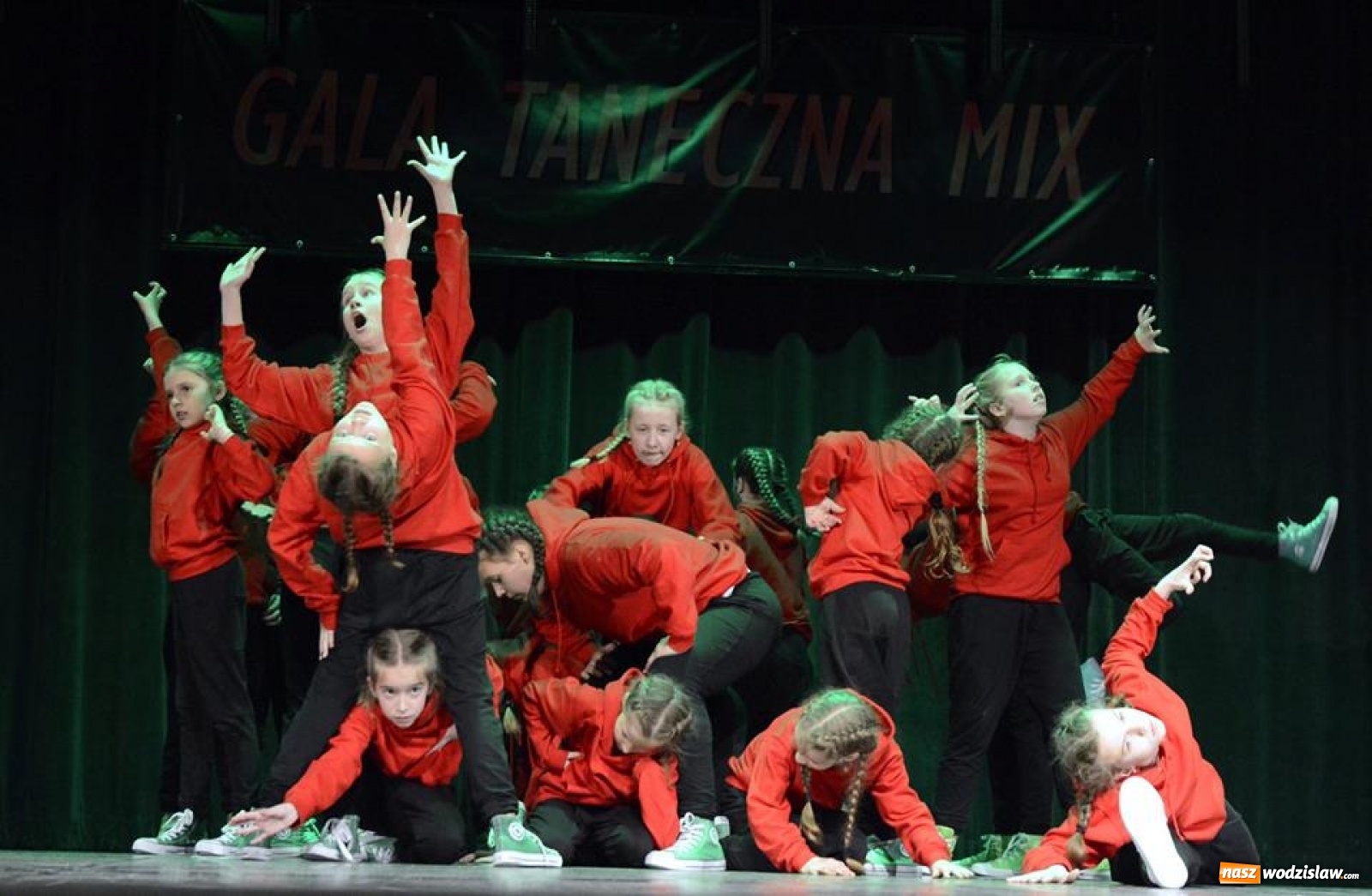 Zdjęcie w galerii na portalu naszwodzislaw.com: Gala Taneczna MIX już w niedzielę wiadomości z regionu