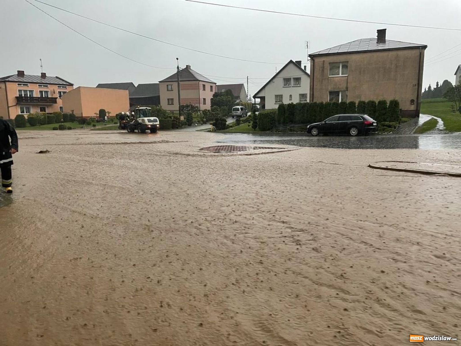 Zdjęcie w galerii na portalu naszwodzislaw.com: Ogrom zniszczeń po kolejnej nawałnicy [FOTO i WIDEO] wiadomości z regionu