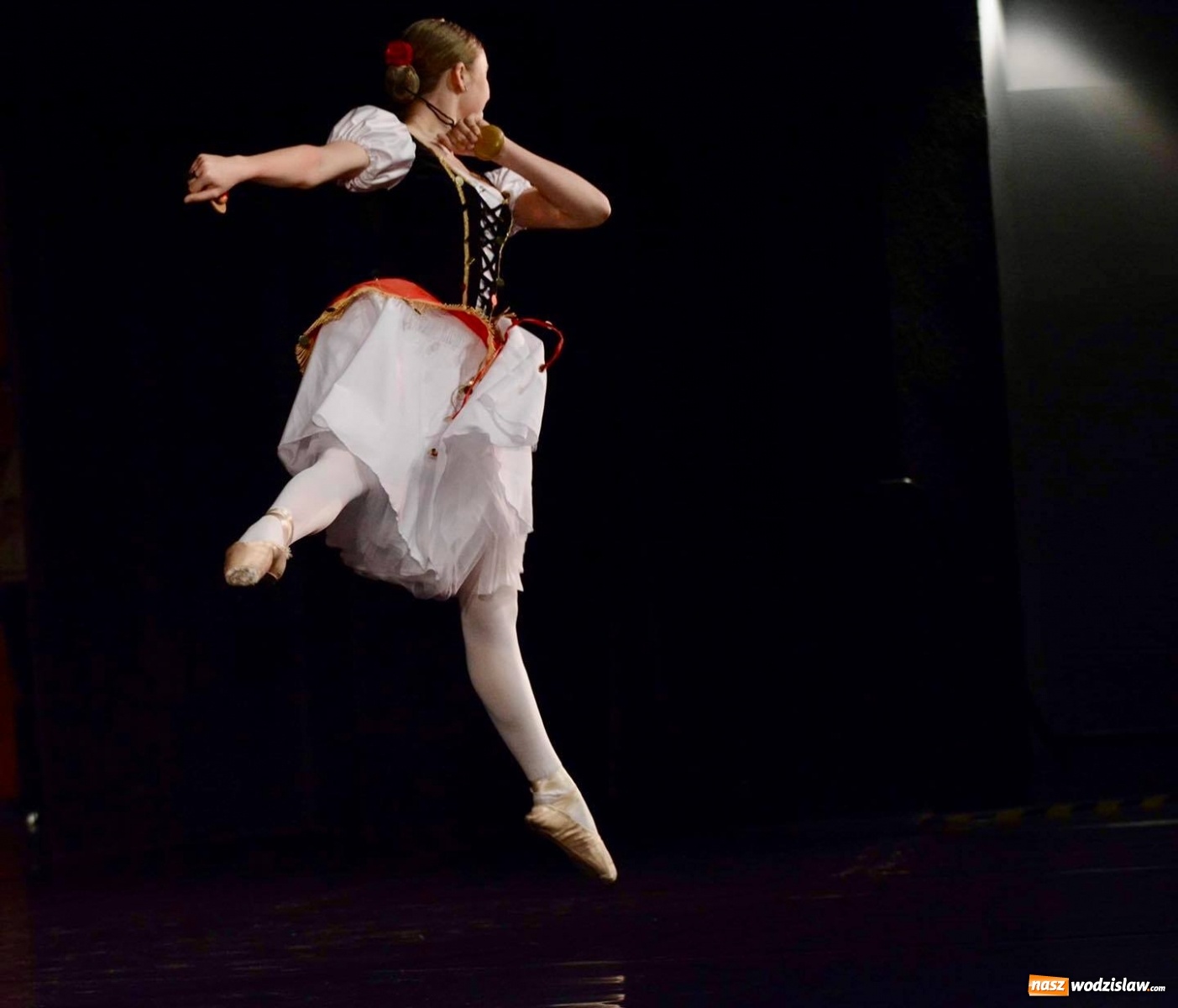 Zdjęcie w galerii na portalu naszwodzislaw.com: Gala Taneczna Mix 2021 za nami wiadomości z regionu