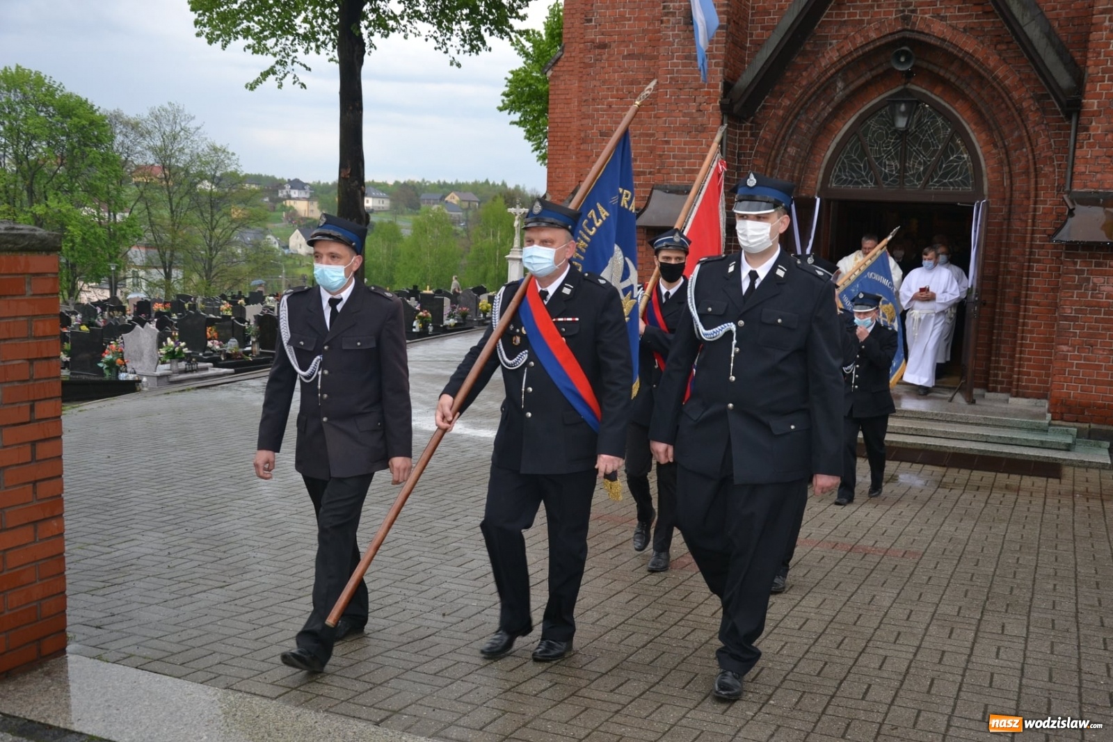 Zdjęcie w galerii na portalu naszwodzislaw.com: Ochotnicy z OSP Mszana świętowali Dzień Strażaka wiadomości z regionu
