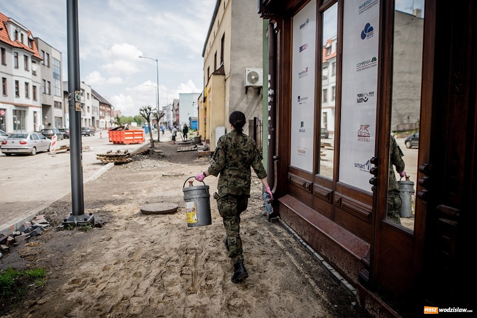 Zdjęcie w galerii na portalu naszwodzislaw.com: Śląscy terytorialsi pomagają w walce z podtopieniami w Rydułtowach [FOTO] wiadomości z regionu