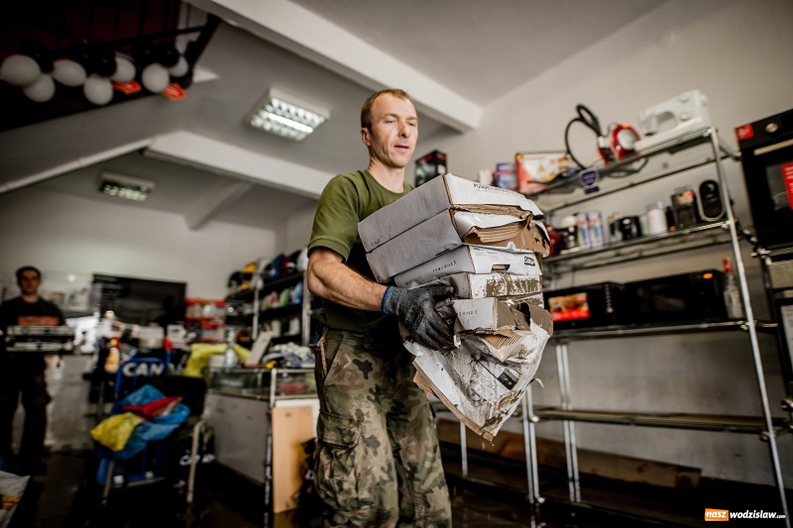 Zdjęcie w galerii na portalu naszwodzislaw.com: Śląscy terytorialsi pomagają w walce z podtopieniami w Rydułtowach [FOTO] wiadomości z regionu