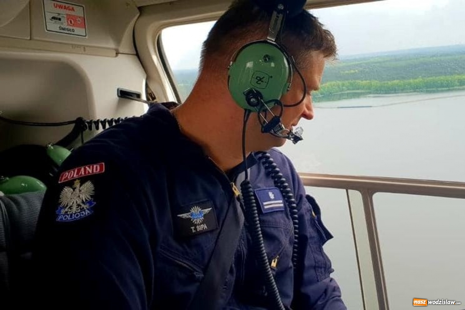 Zdjęcie w galerii na portalu naszwodzislaw.com: Policyjny śmigłowiec nad powiatem wodzisławskim [FOTO i WIDEO] wiadomości z regionu