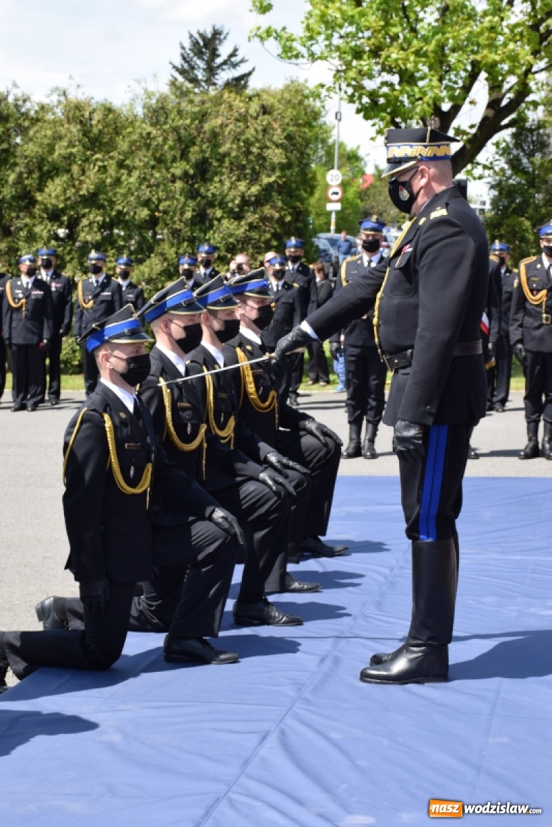 Zdjęcie w galerii na portalu naszwodzislaw.com: Wojewódzkie obchody Dnia Strażaka. PSP Wodzisław Śląski nadano sztandar wiadomości z regionu