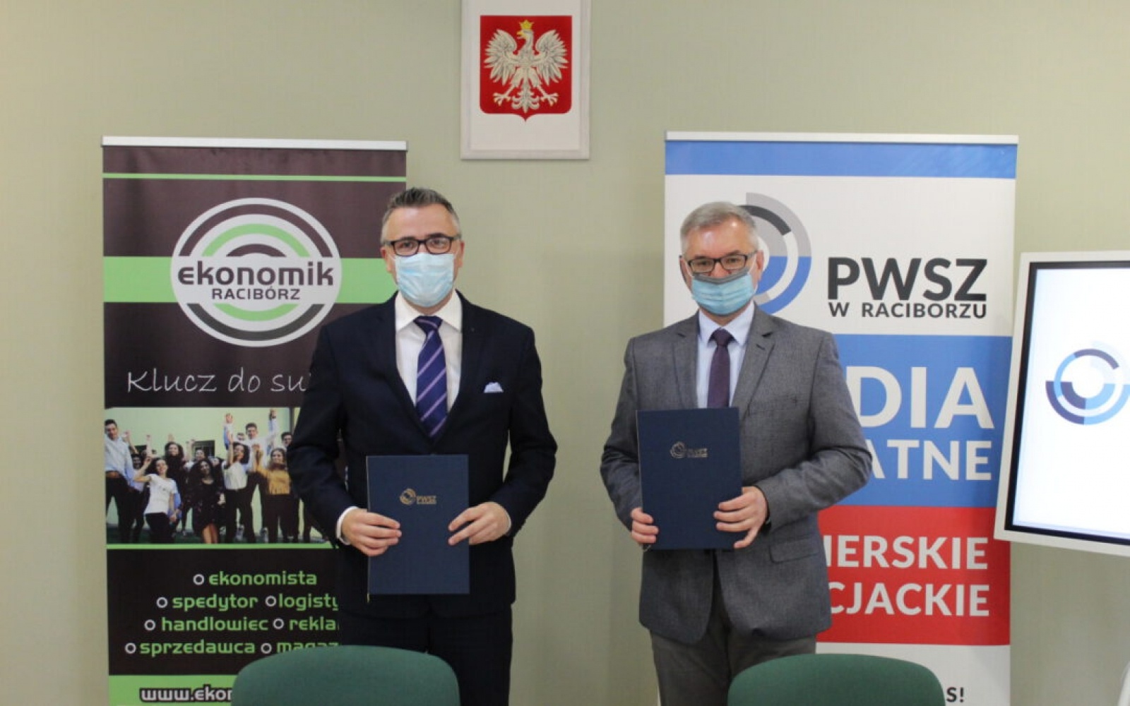 Zdjęcie w galerii na portalu naszwodzislaw.com: PWSZ podpisała umowę o współpracy z raciborskim Ekonomikiem wiadomości z regionu